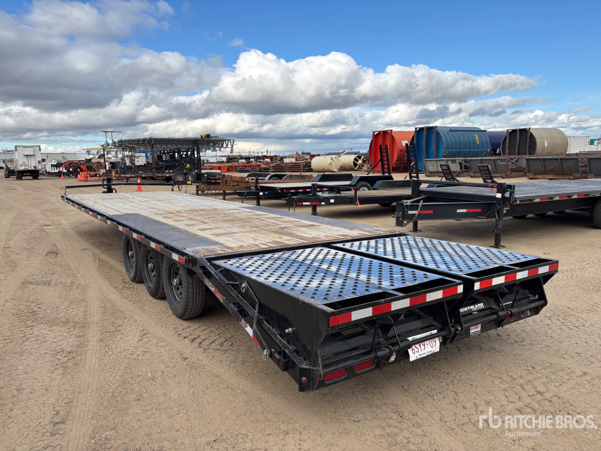 2025 Southland 25 ft Tri/A