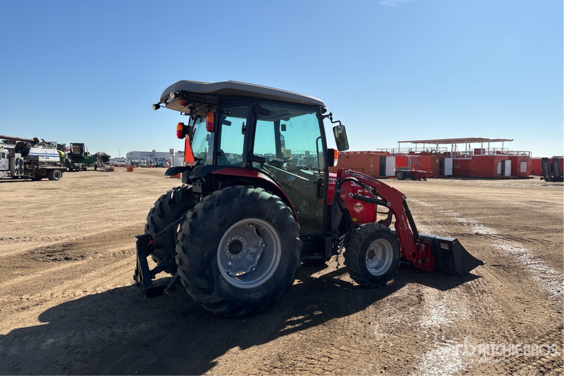 2019 Massey Ferguson 1735M
