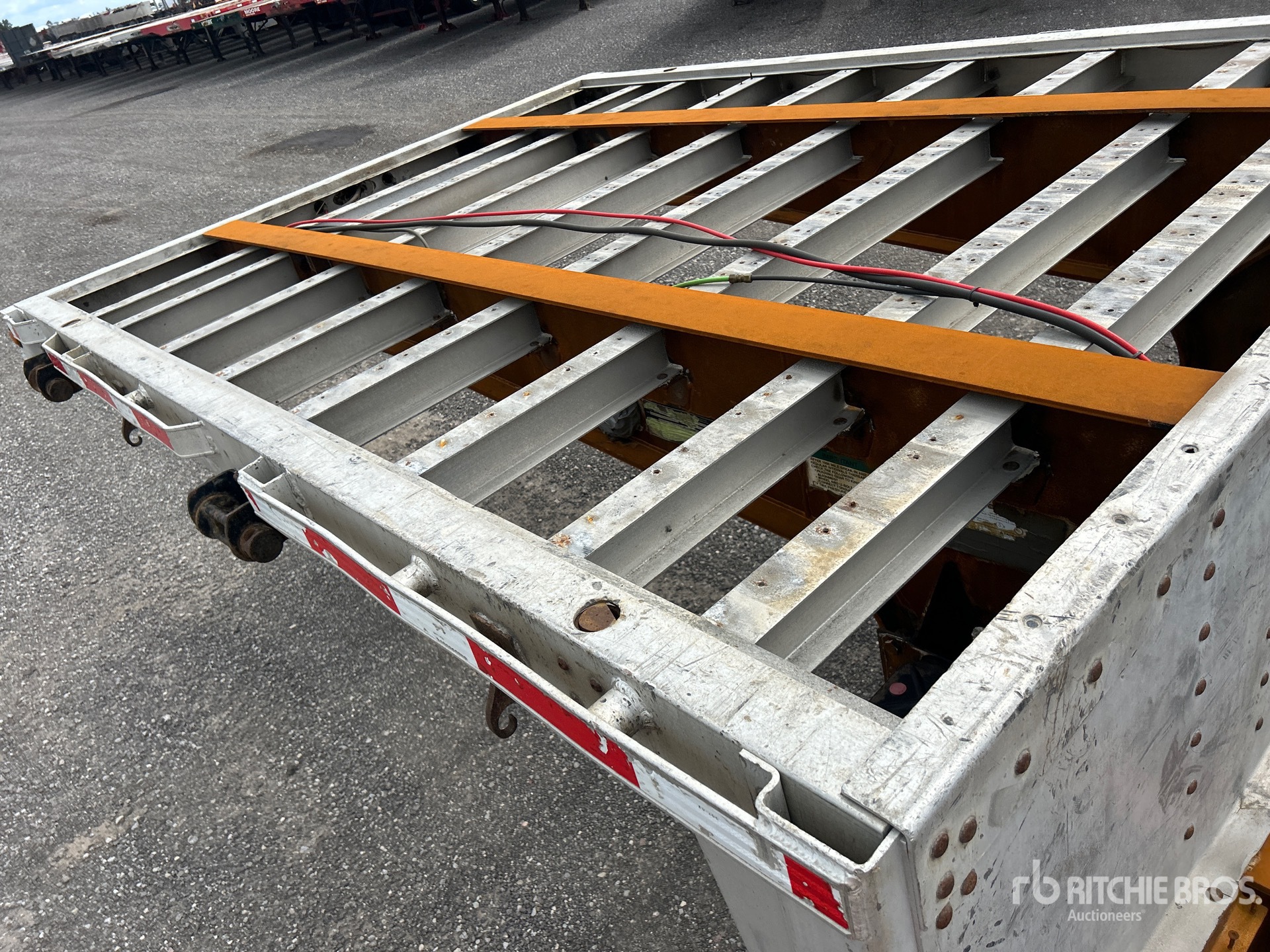 2012 Load King 53 ft Tri/A