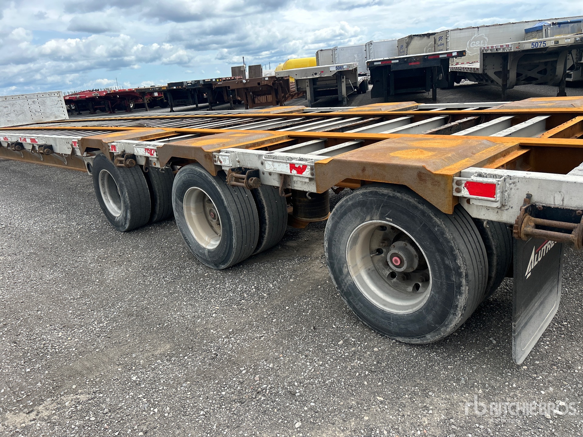 2012 Load King 53 ft Tri/A