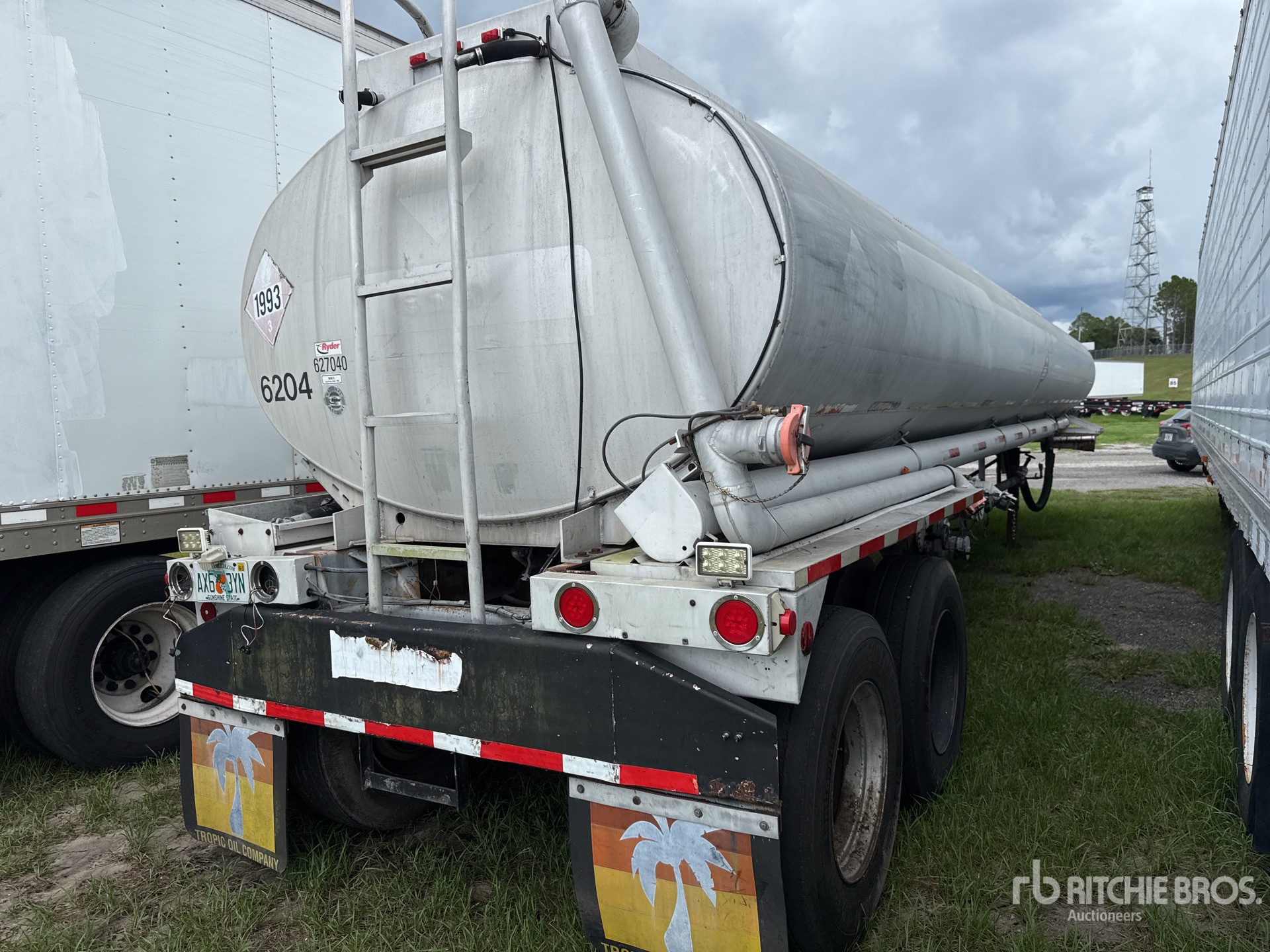 1981 Heil 8200 gal T/A