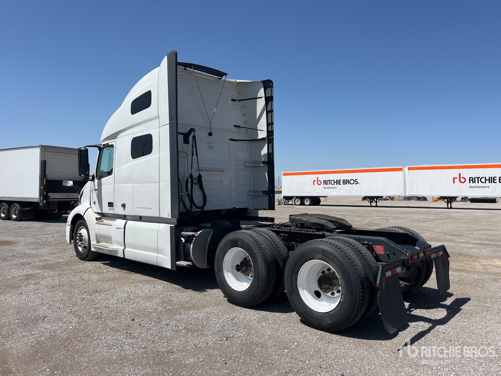 2022 Volvo VNL760
