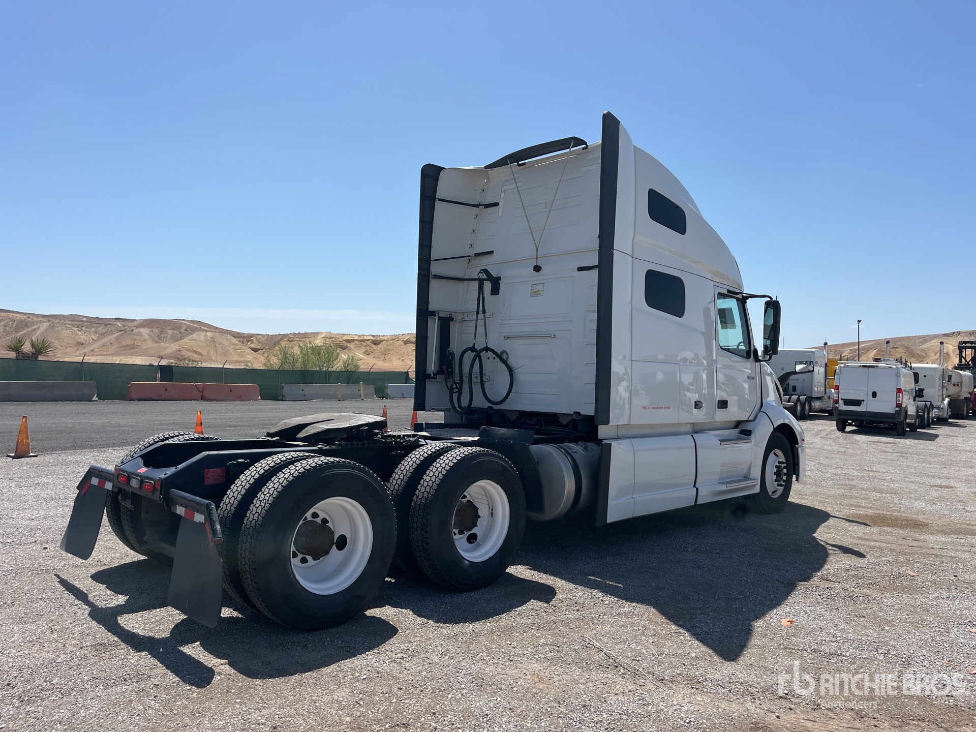 2022 Volvo VNL760