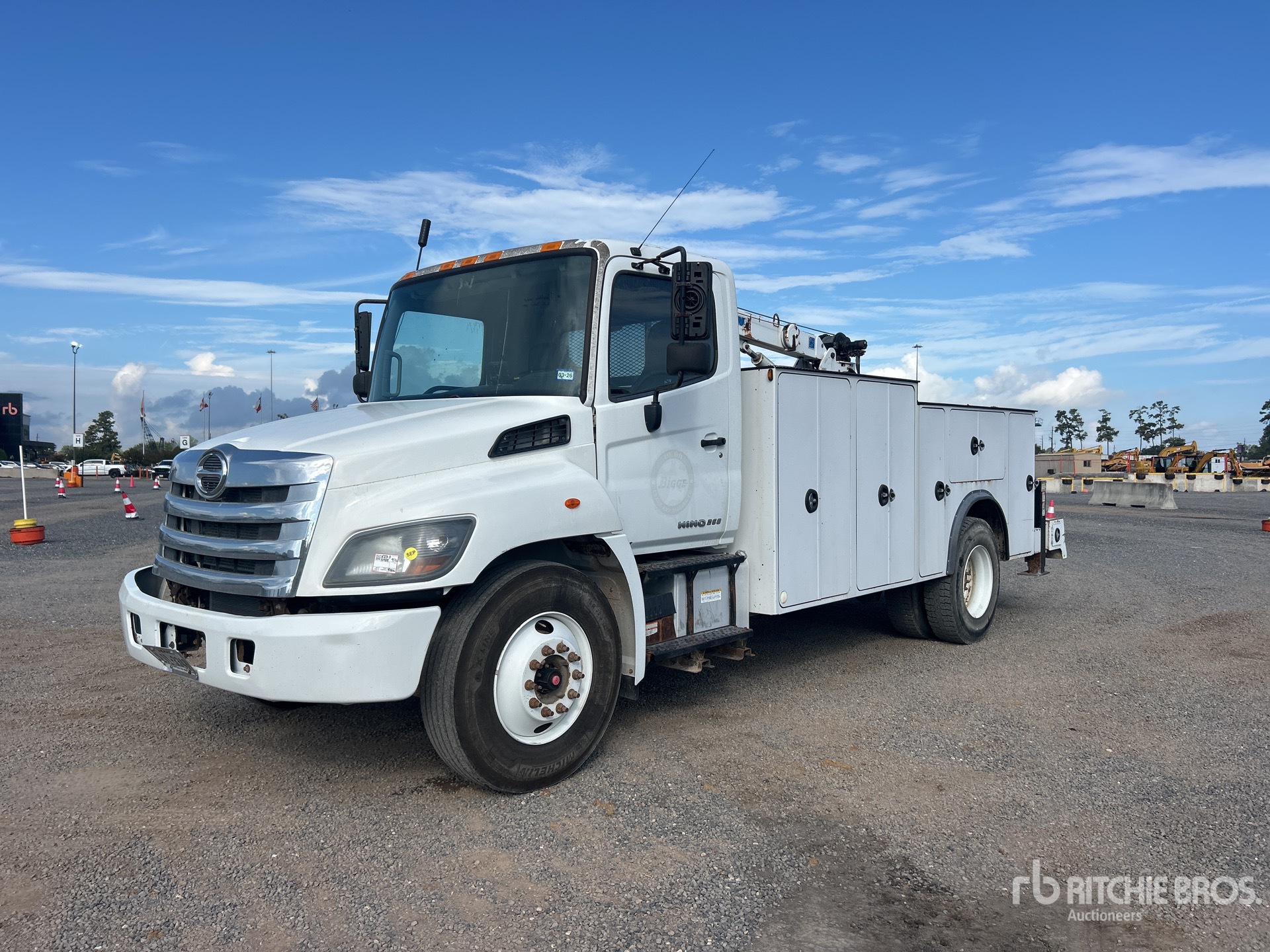 Photo of 2017 Hino 268A