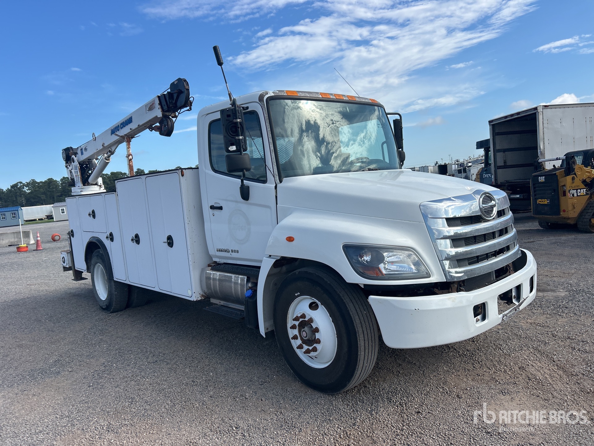 2017 Hino 268A