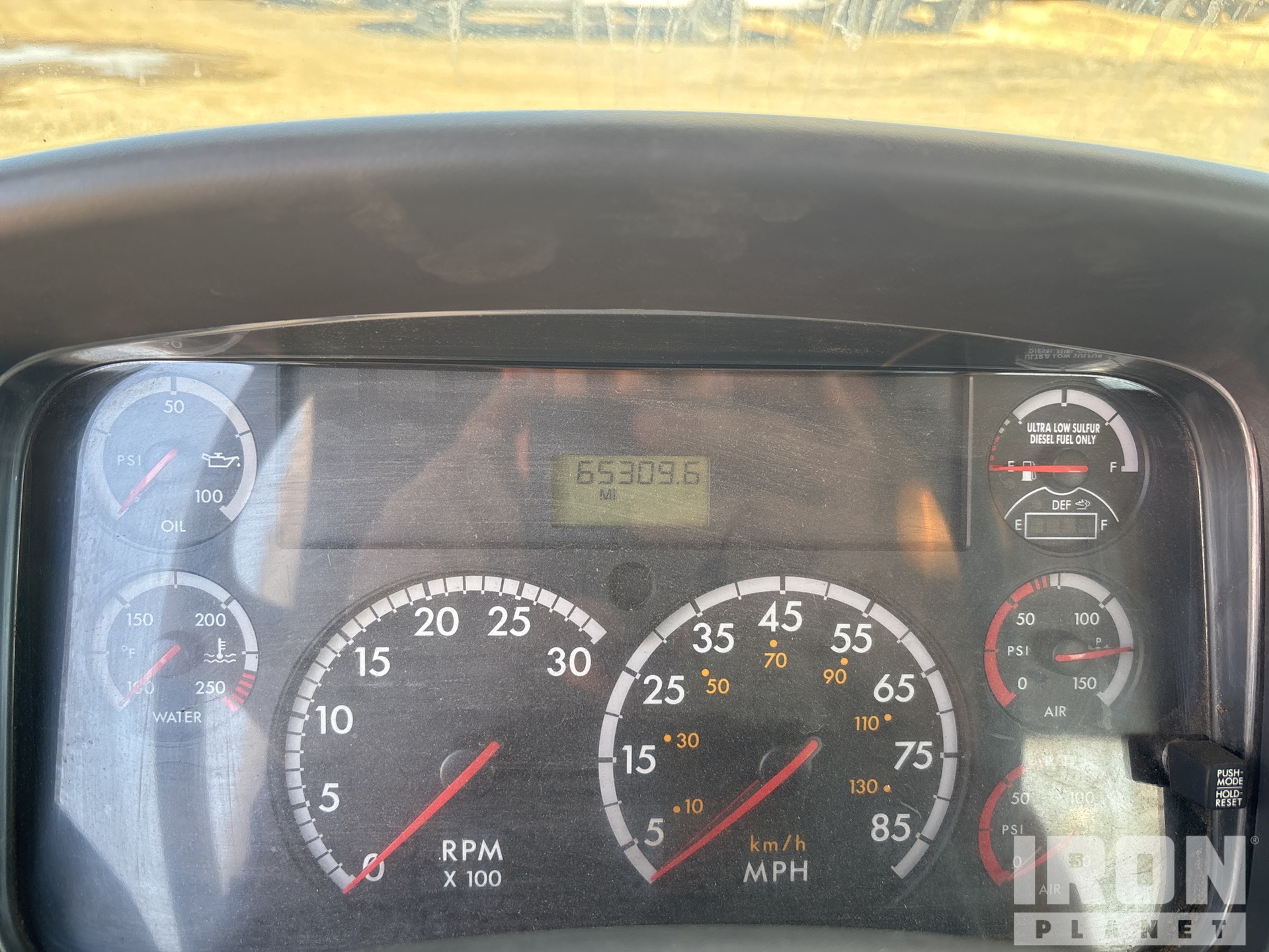 2011 Freightliner M2 106