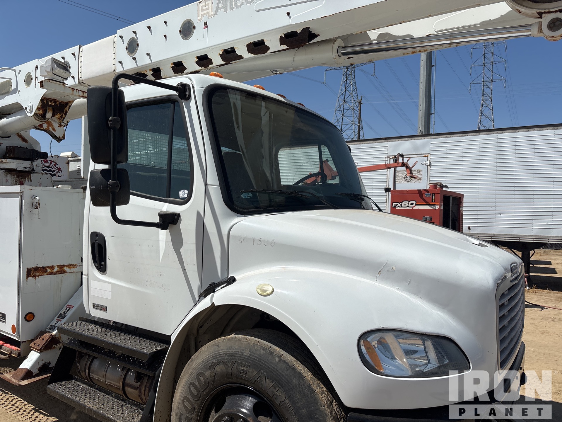 2011 Freightliner M2 106