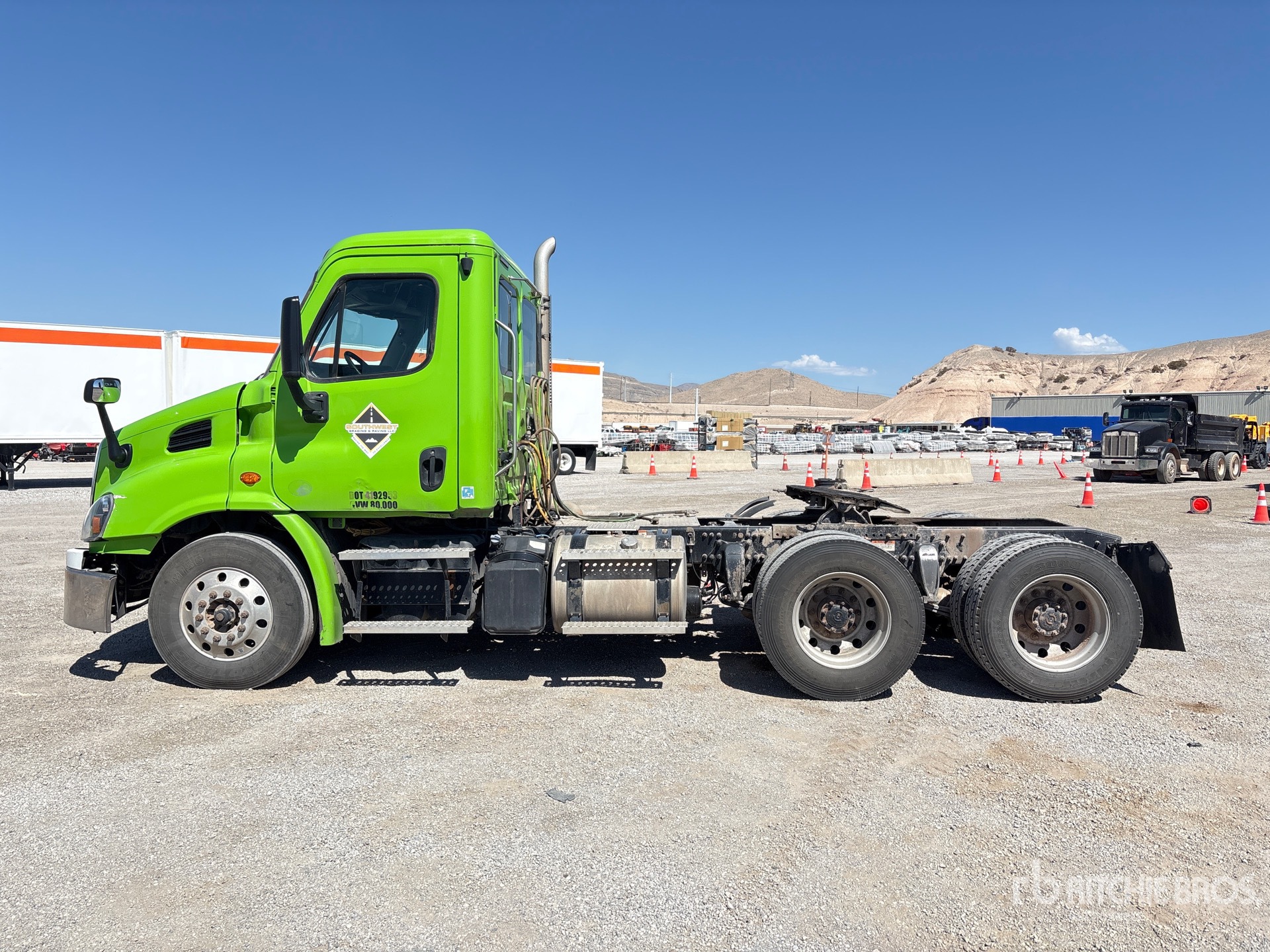 2020 Freightliner CASCADIA 113
