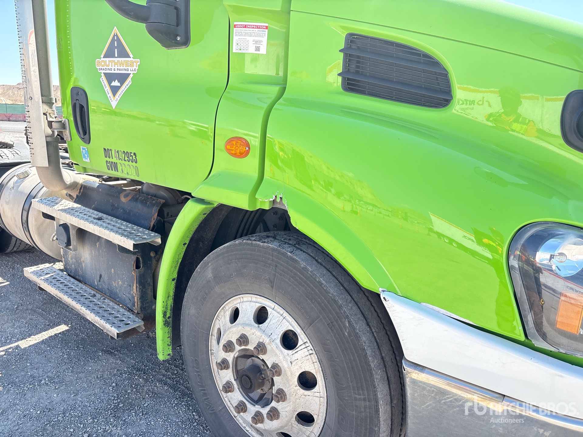 2020 Freightliner CASCADIA 113