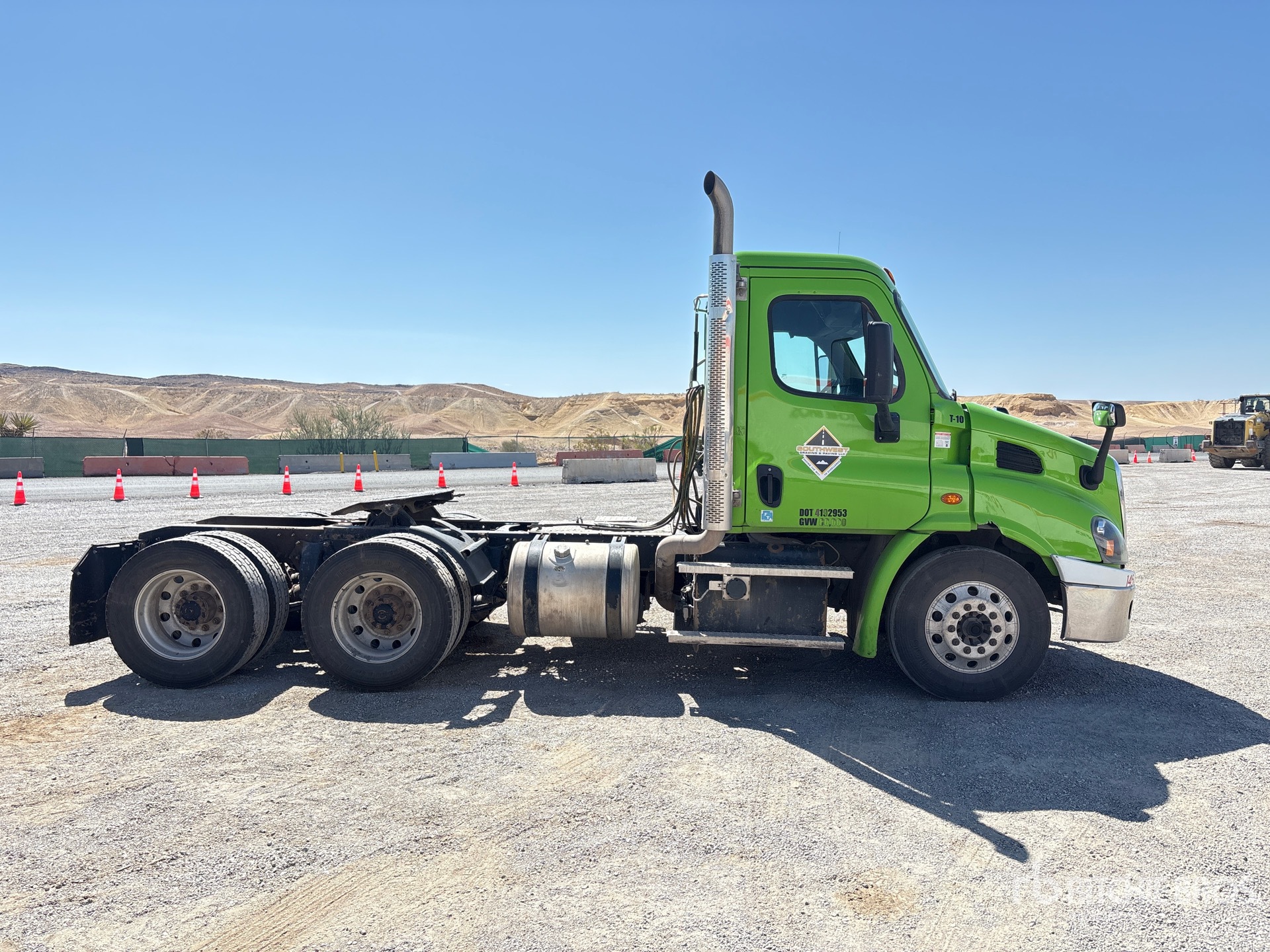 2020 Freightliner CASCADIA 113