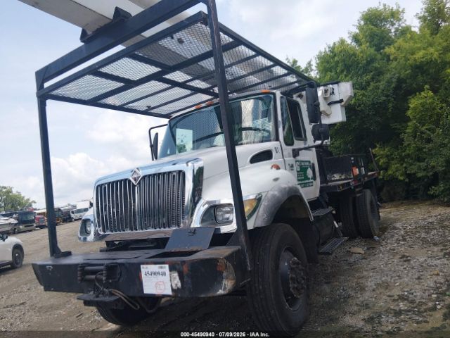 2005 International 7400 Boom Truck