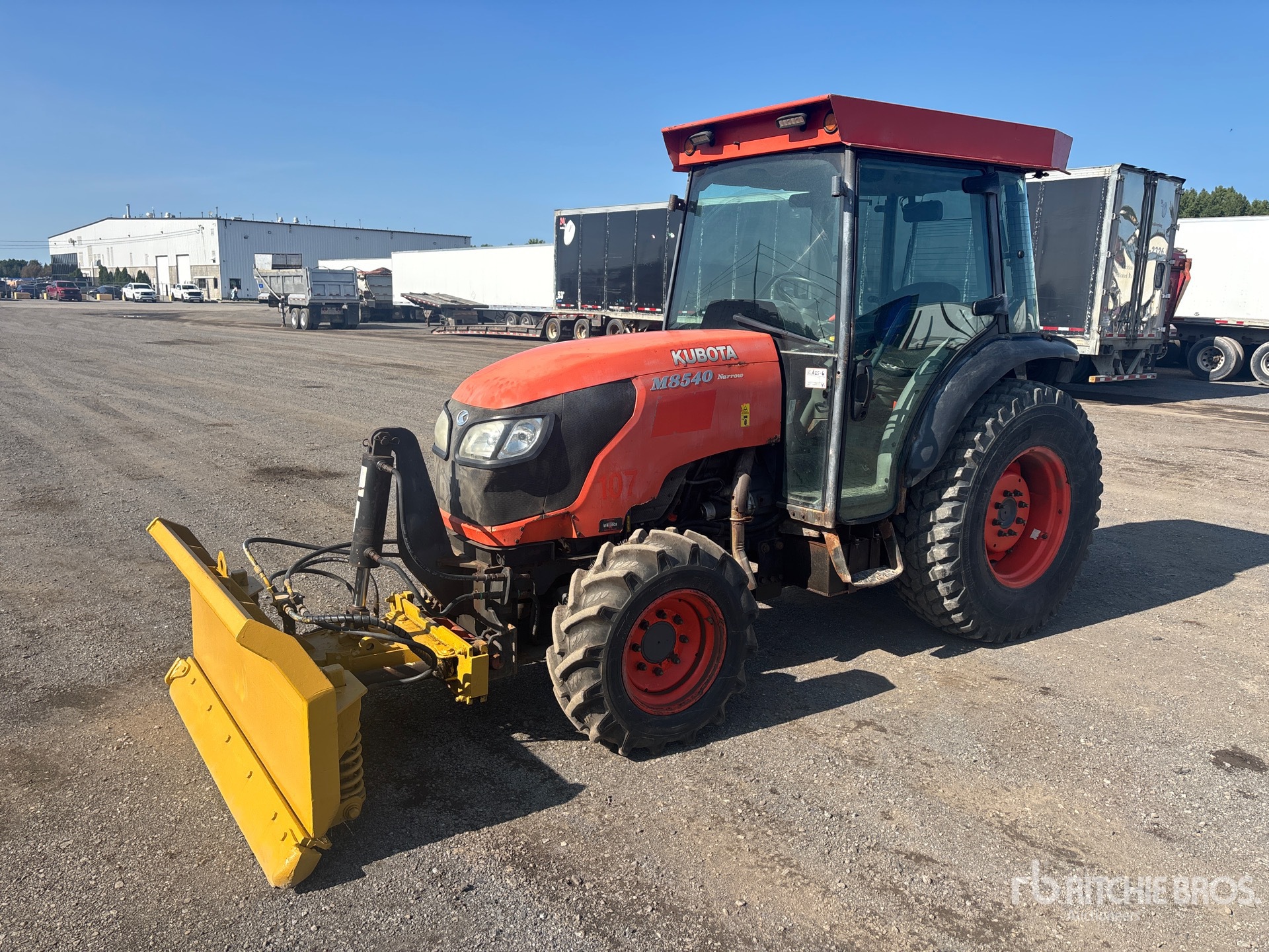 Photo of Kubota M8540
