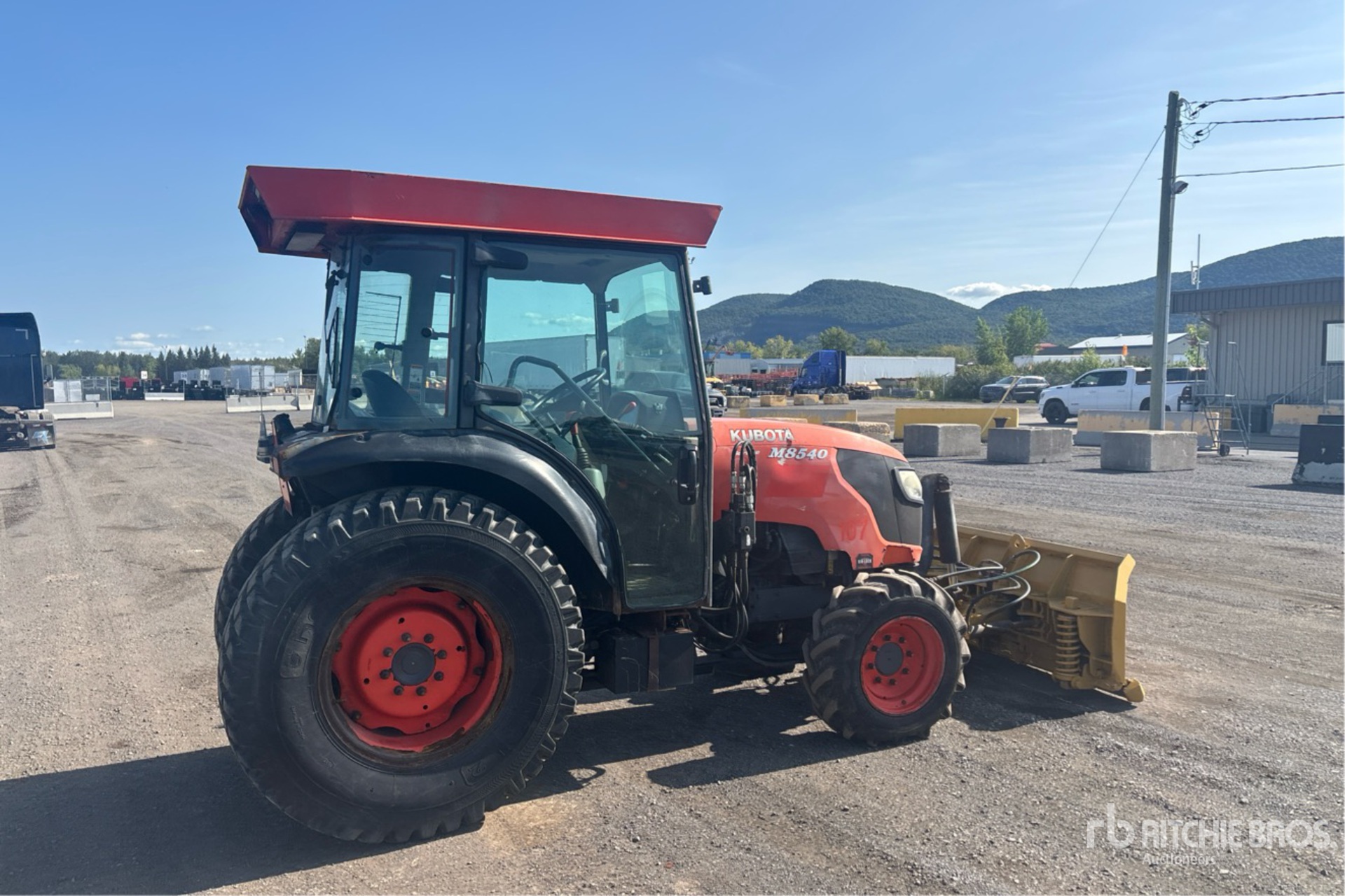 2015 Kubota M8540