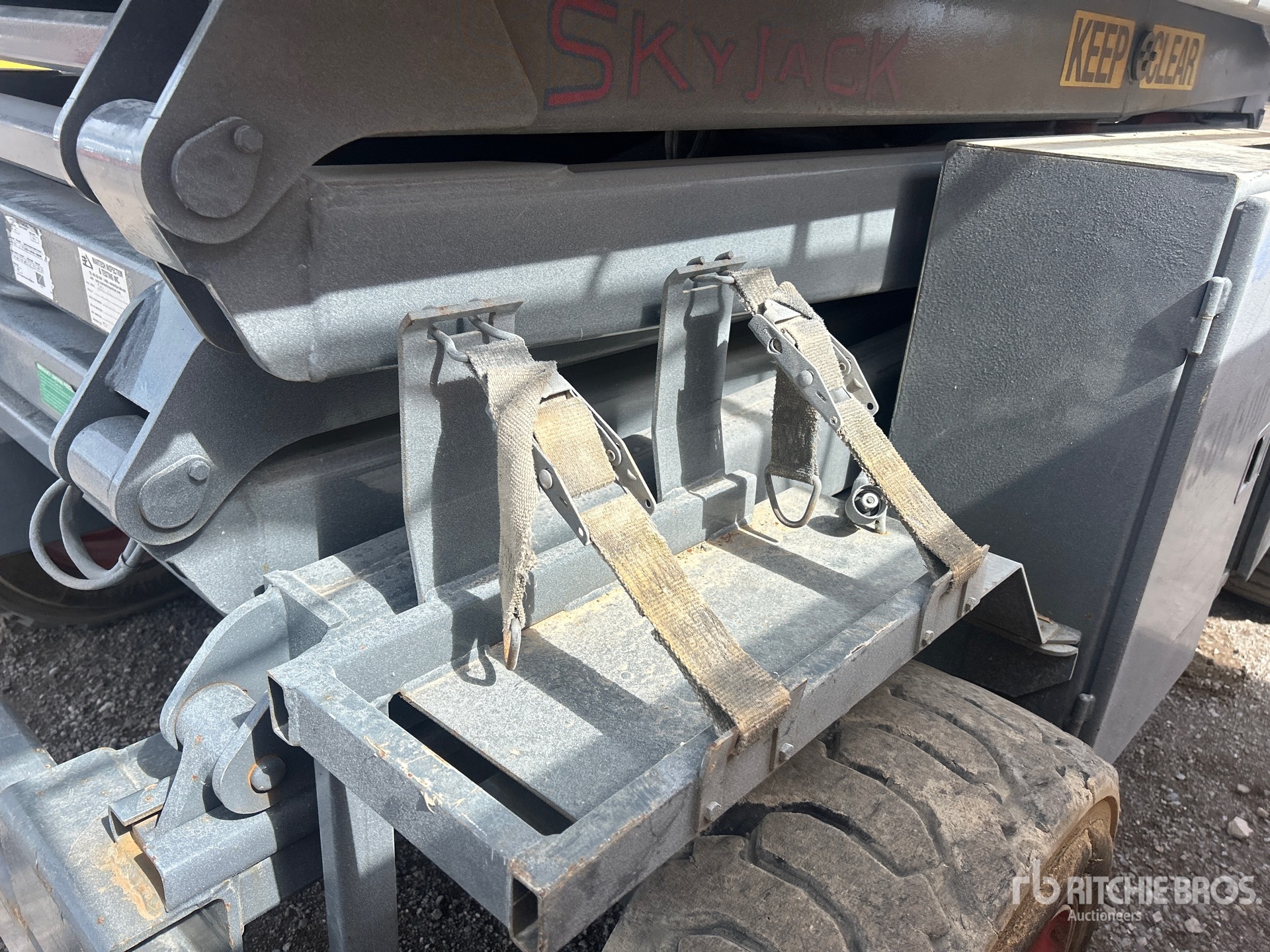 2005 Skyjack SJ8831