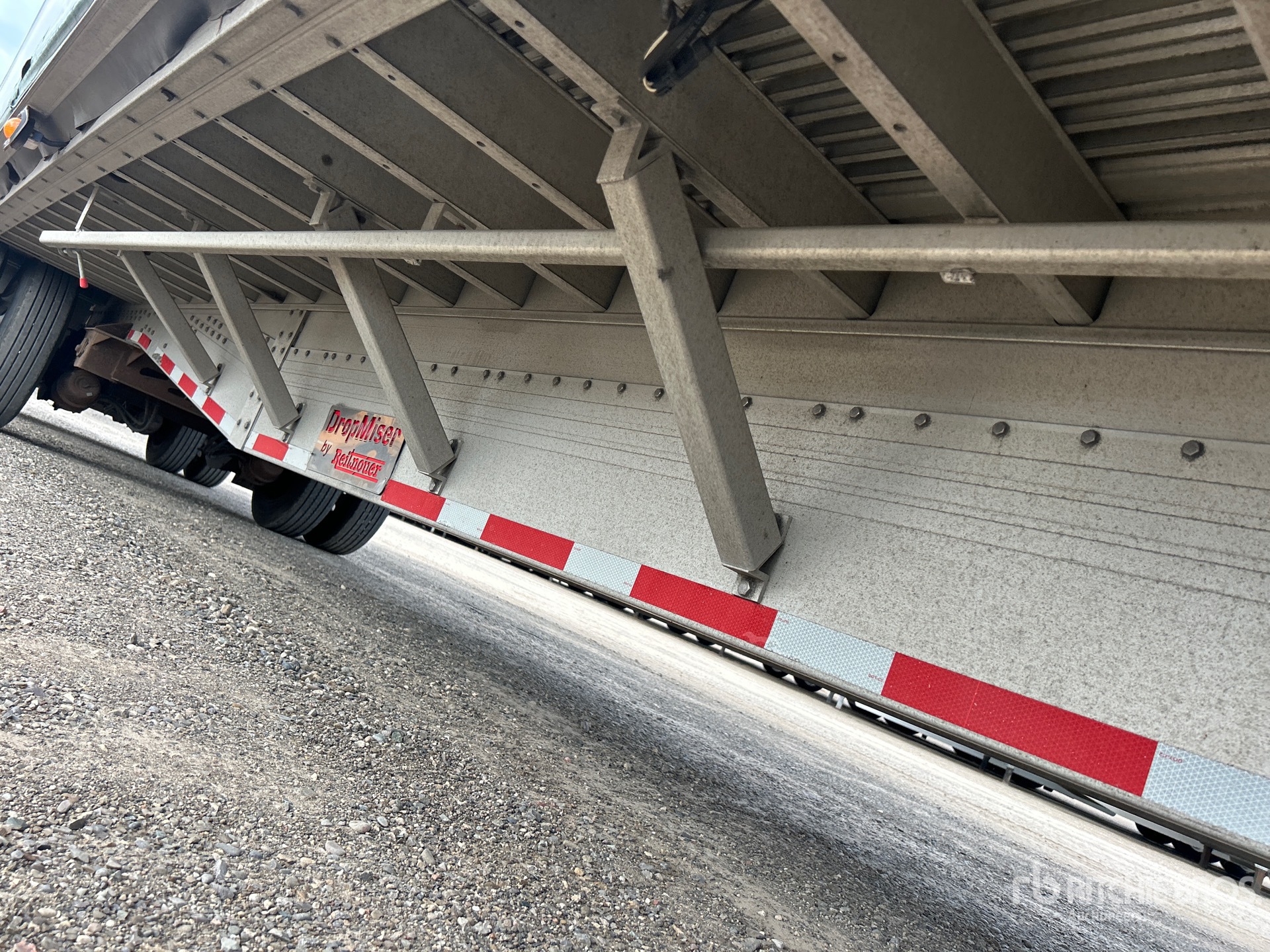 2013 Reitnouer 48 ft T/A Spread Axle Step Deck