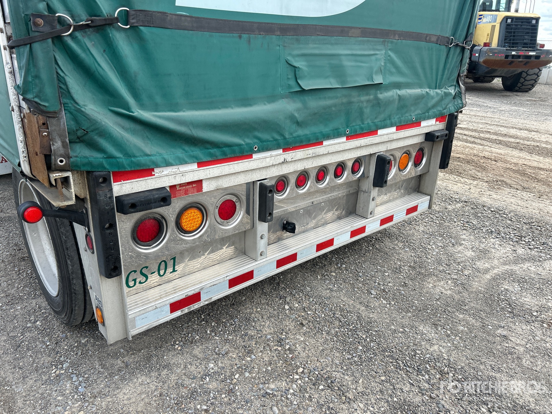 2013 Reitnouer 48 ft T/A Spread Axle Step Deck