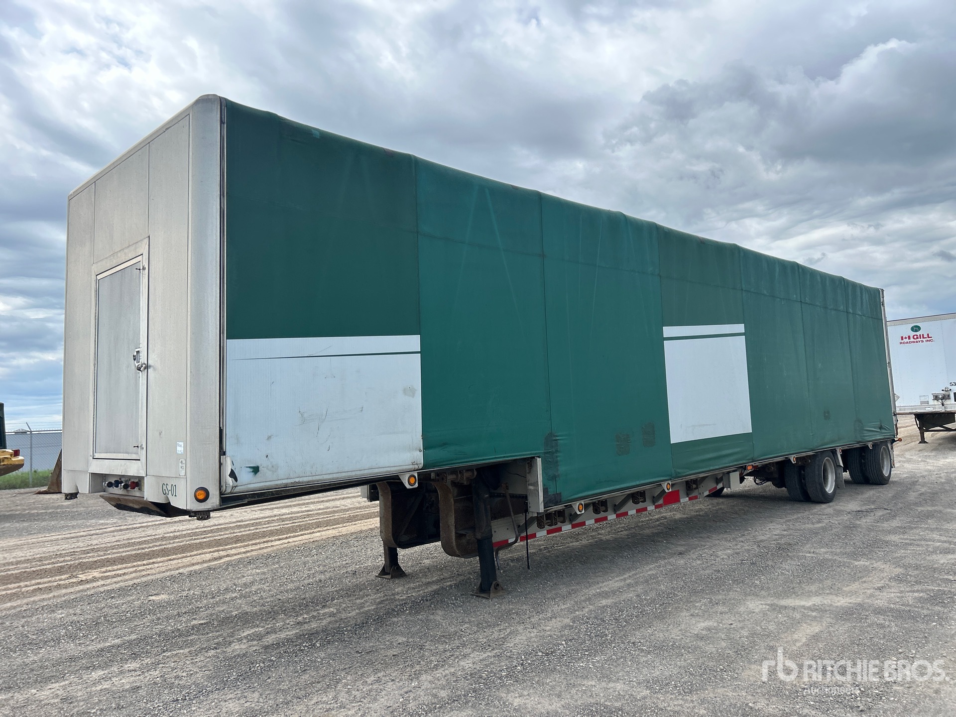 2013 Reitnouer 48 ft T/A Spread Axle Step Deck