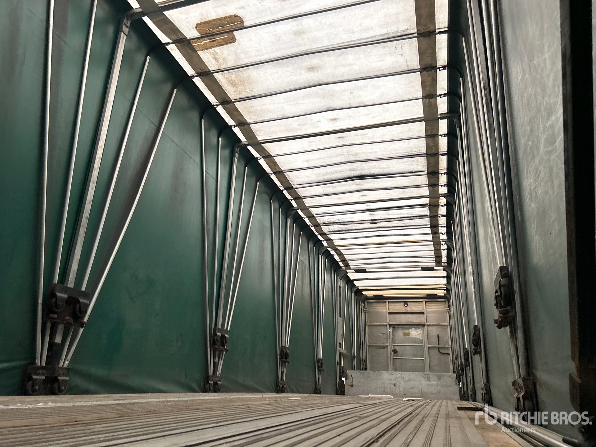 2013 Reitnouer 48 ft T/A Spread Axle Step Deck