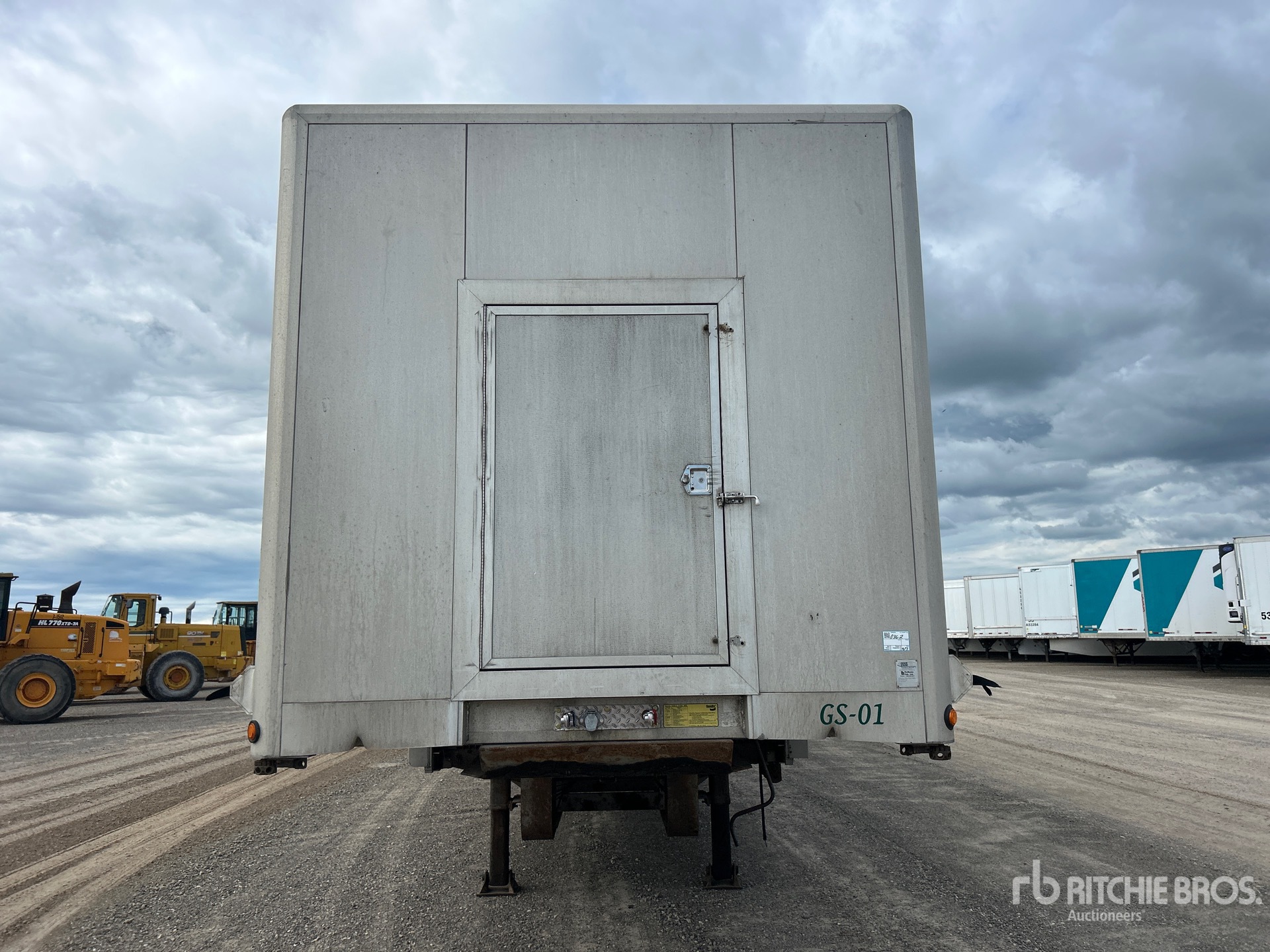 2013 Reitnouer 48 ft T/A Spread Axle Step Deck