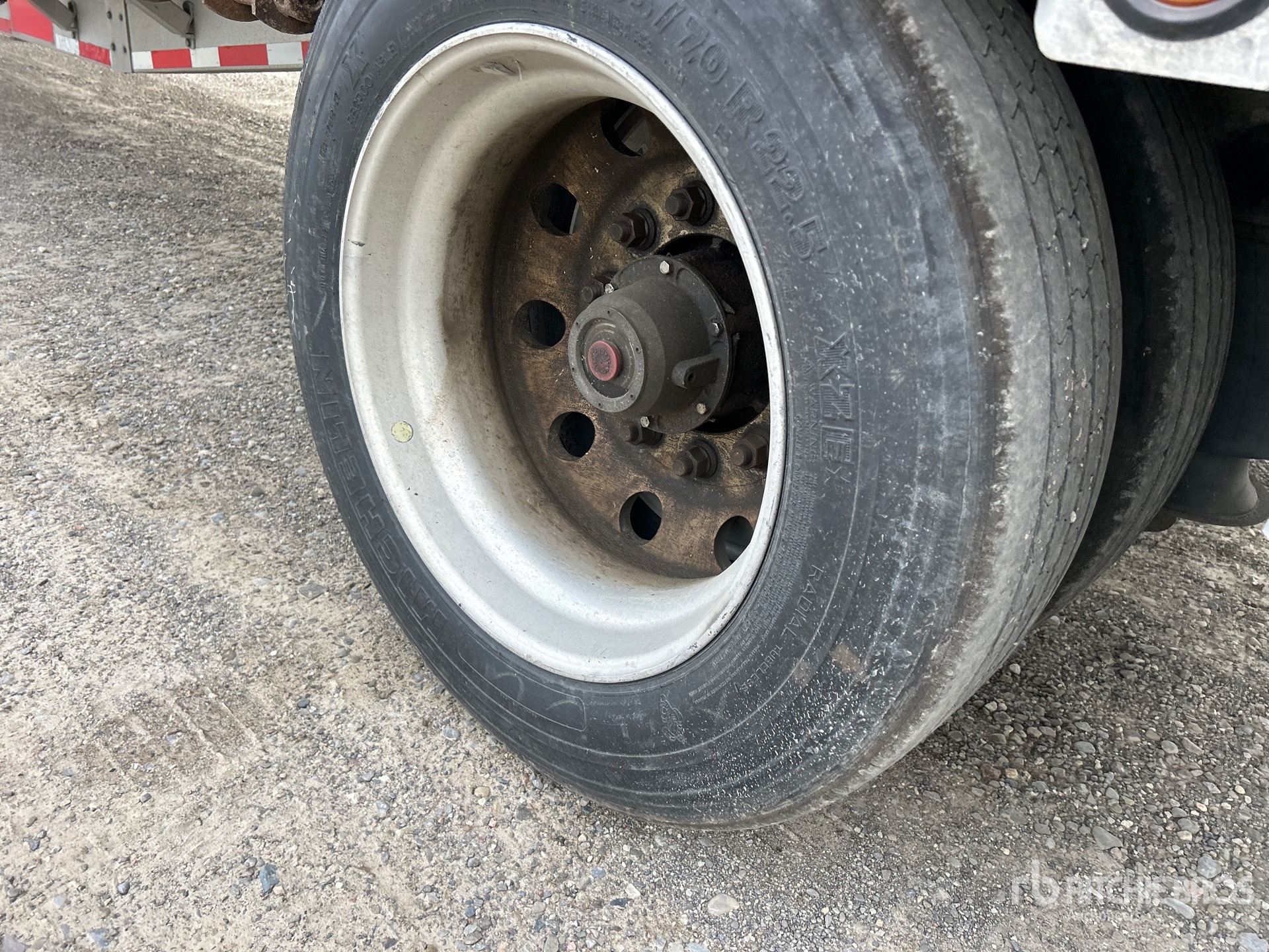 2013 Reitnouer 48 ft T/A Spread Axle Step Deck