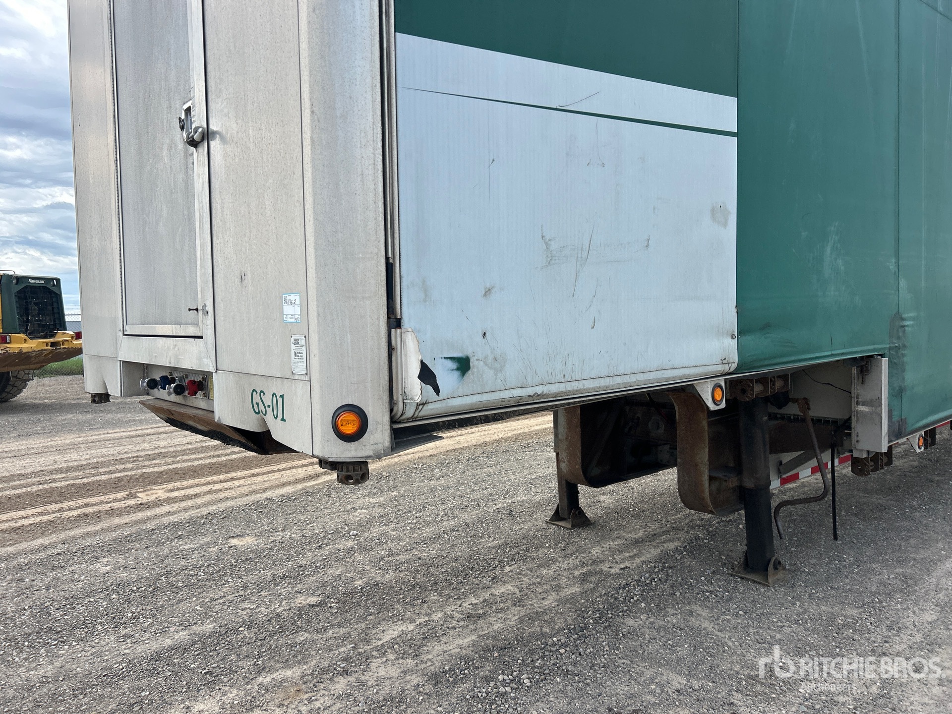 2013 Reitnouer 48 ft T/A Spread Axle Step Deck