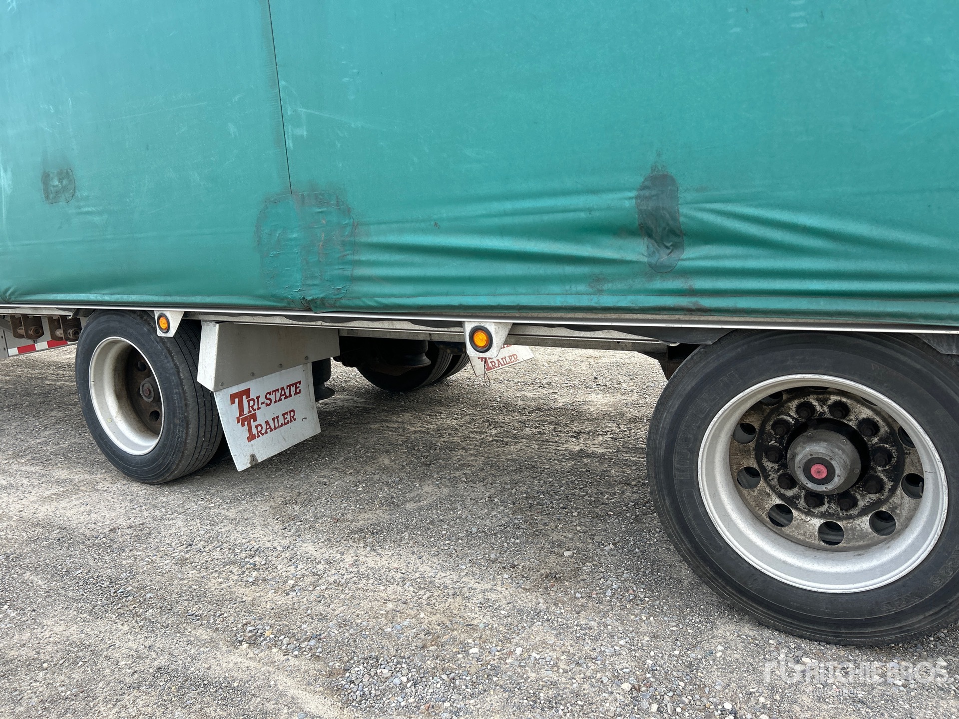 2013 Reitnouer 48 ft T/A Spread Axle Step Deck