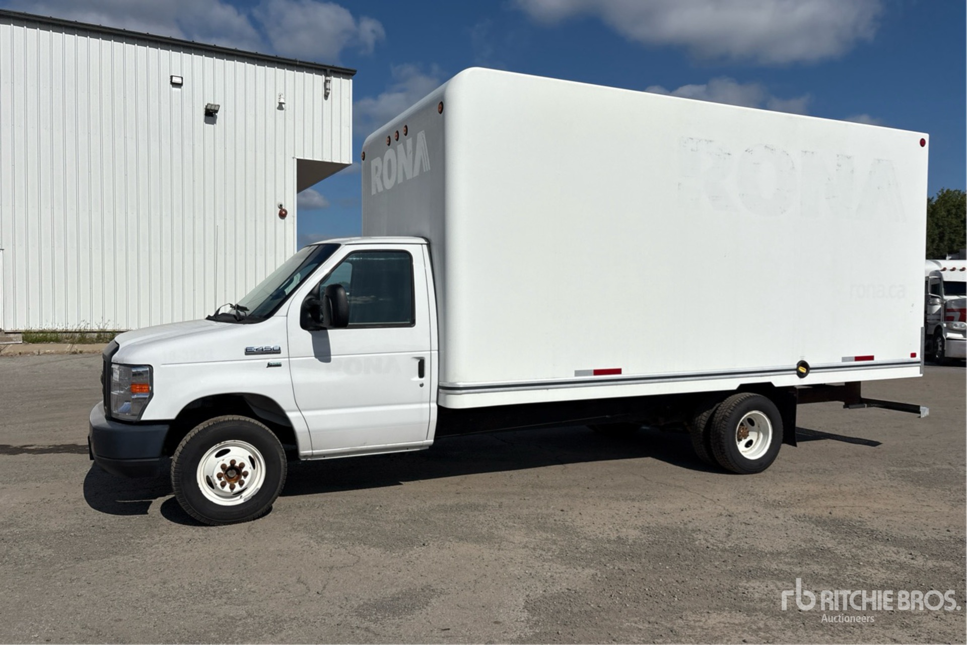 2019 Ford E-450