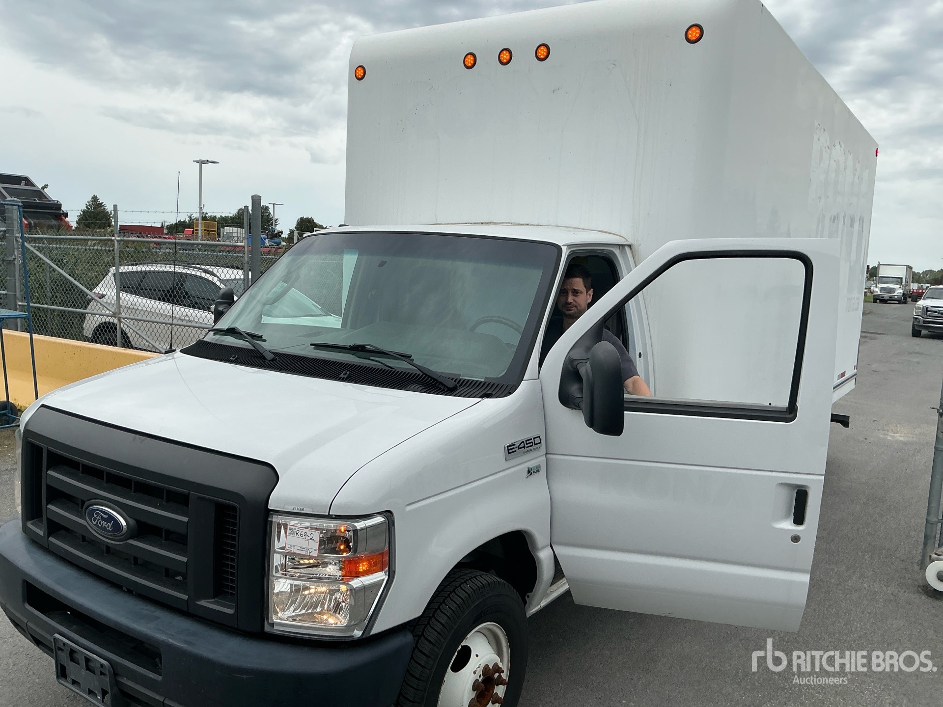 2019 Ford E-450