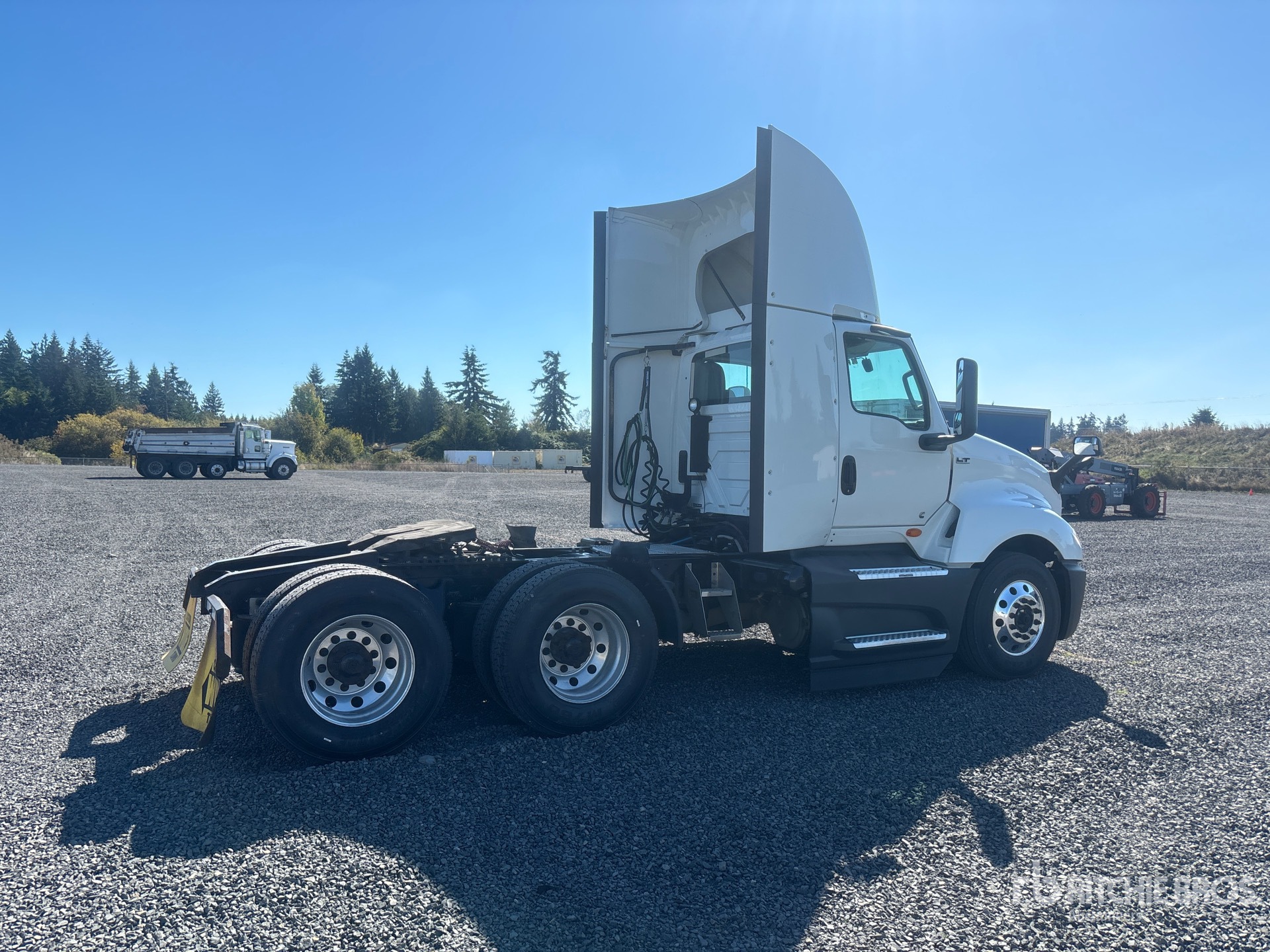 2021 International LT625