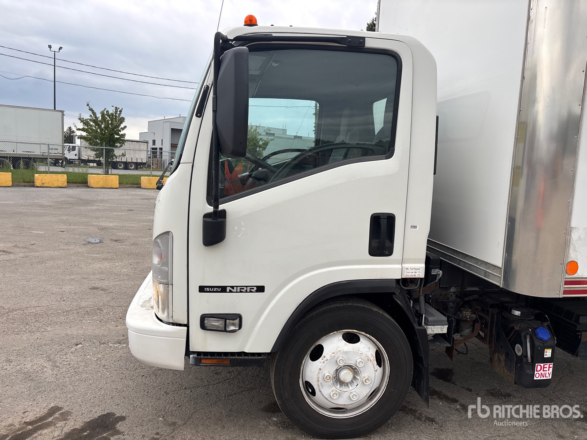 2020 Isuzu NRR