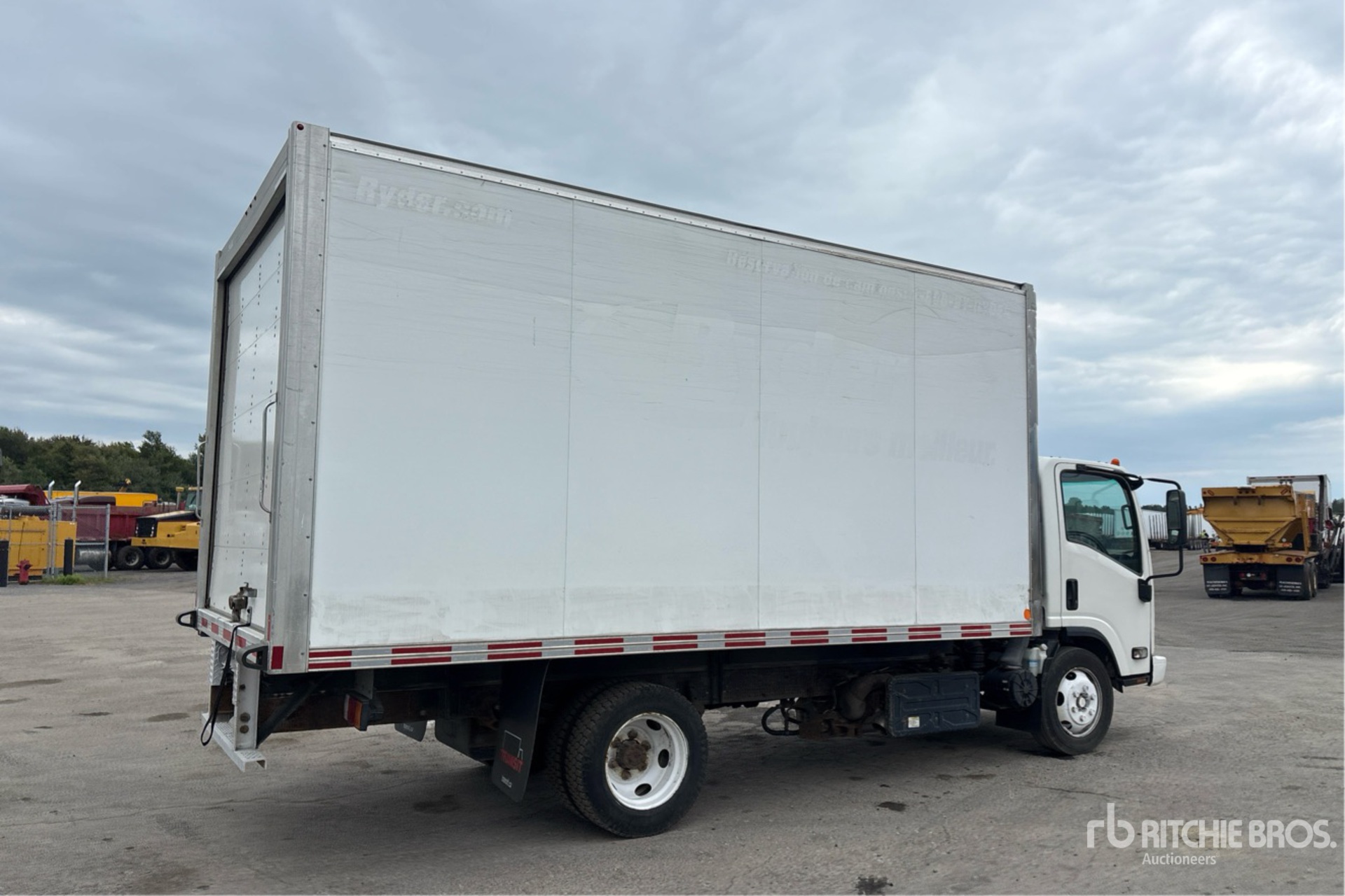 2020 Isuzu NRR