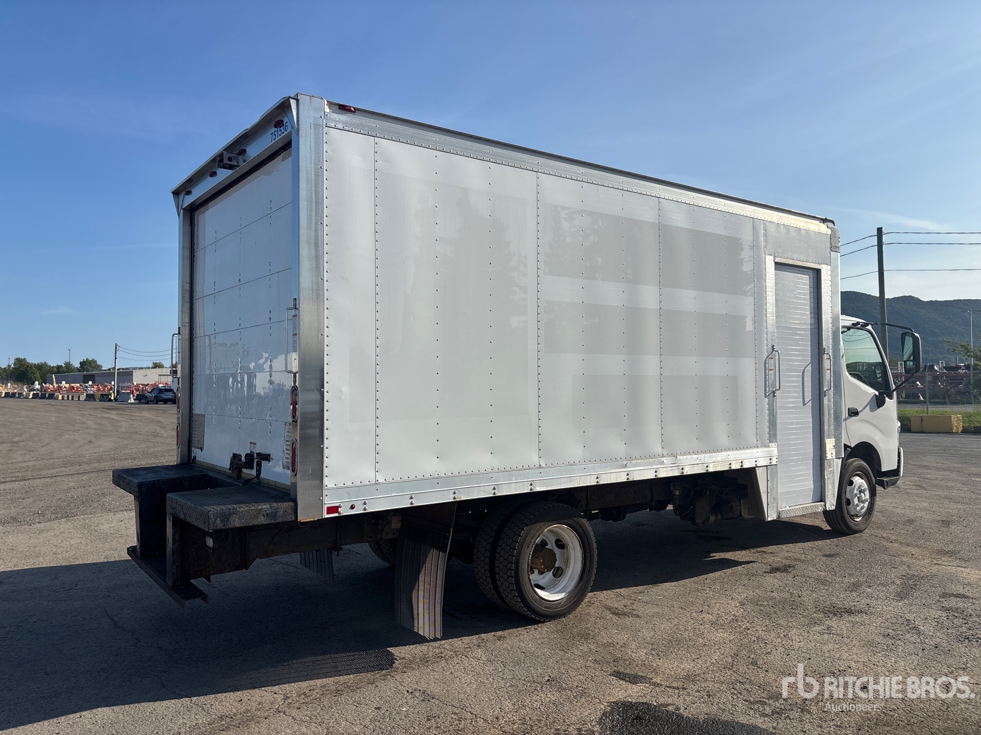 2018 Hino 195