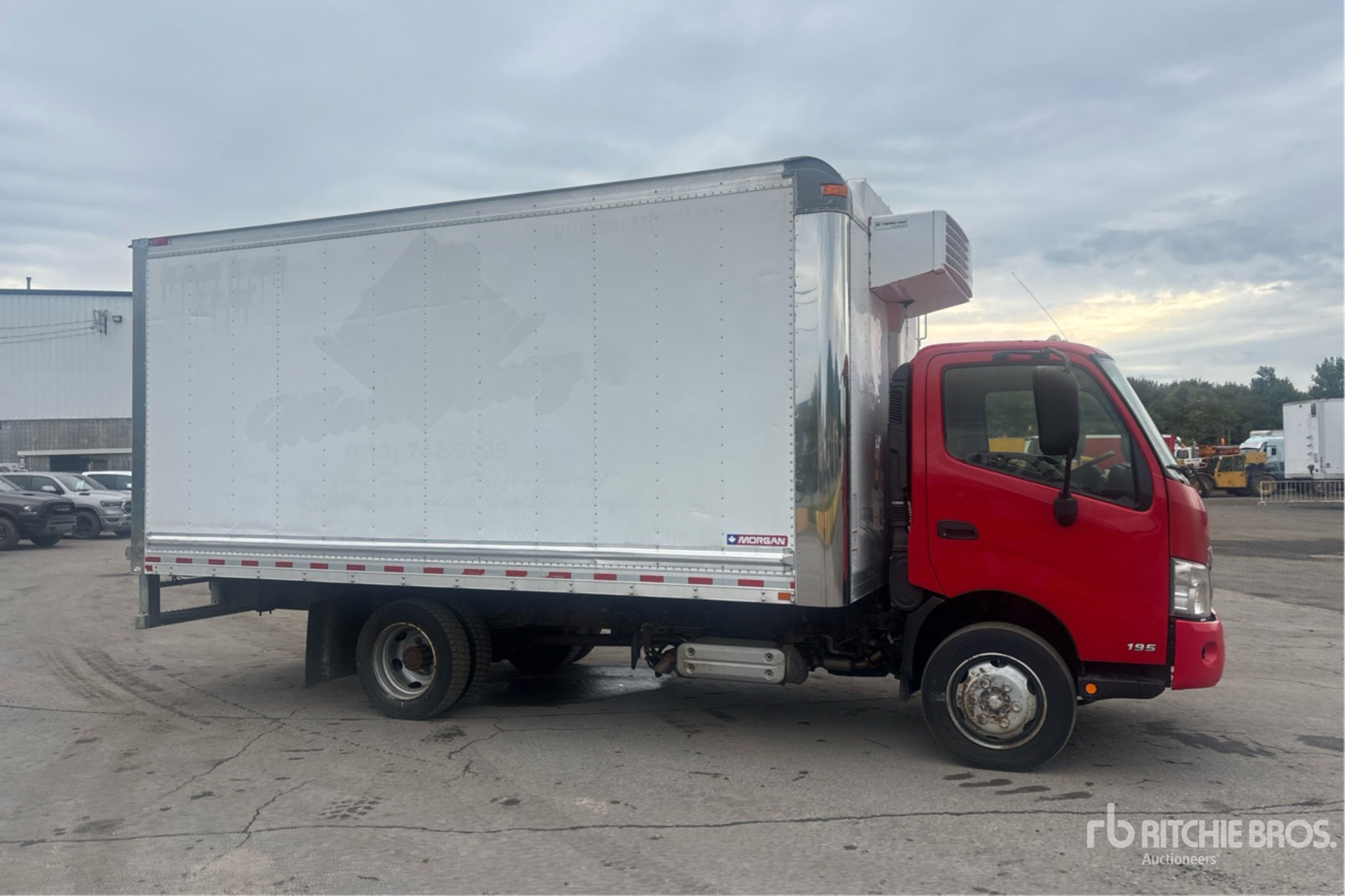 2019 Hino 195
