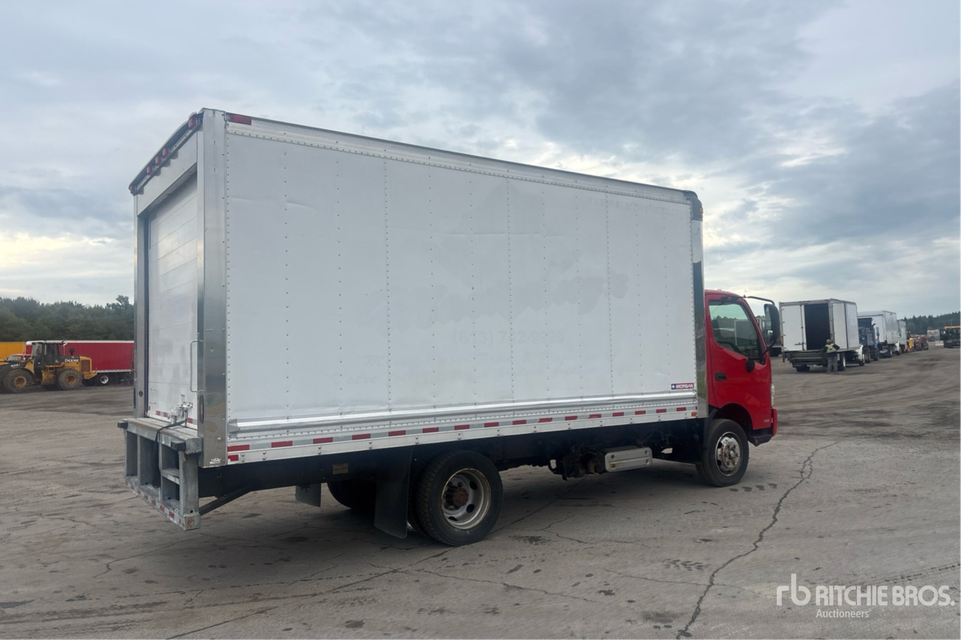 2019 Hino 195
