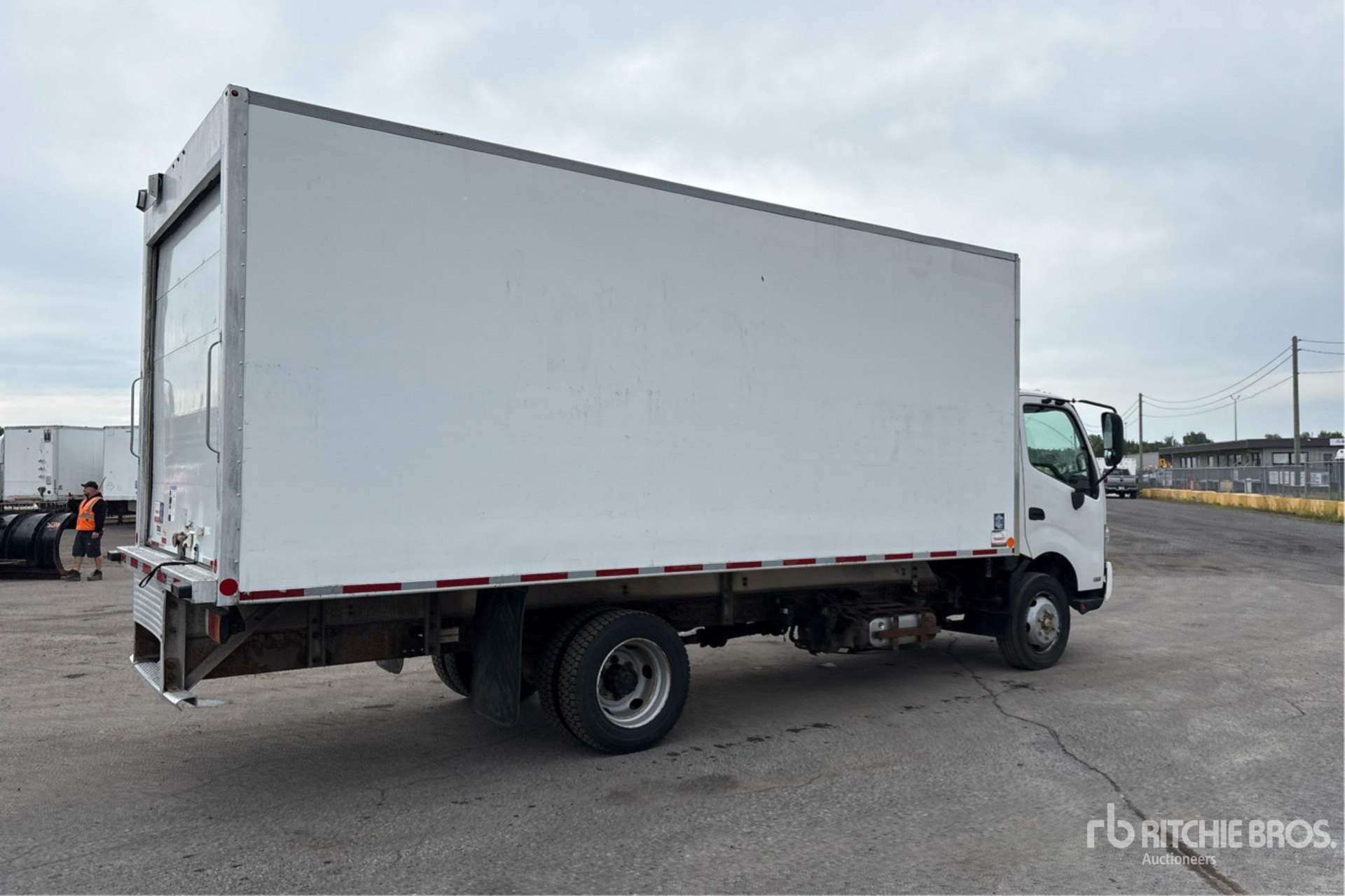 2019 Hino 195