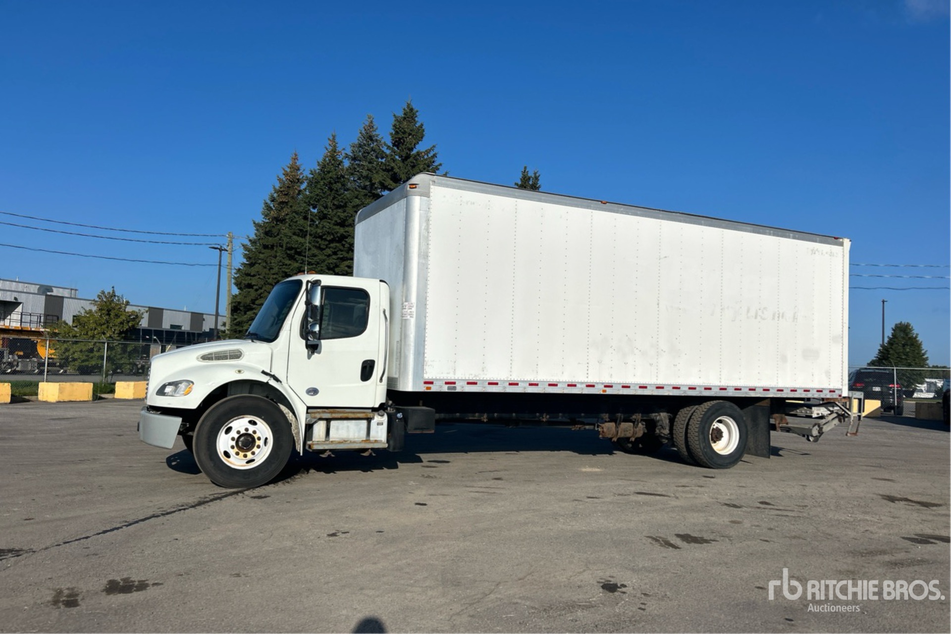 2019 Freightliner M2 106