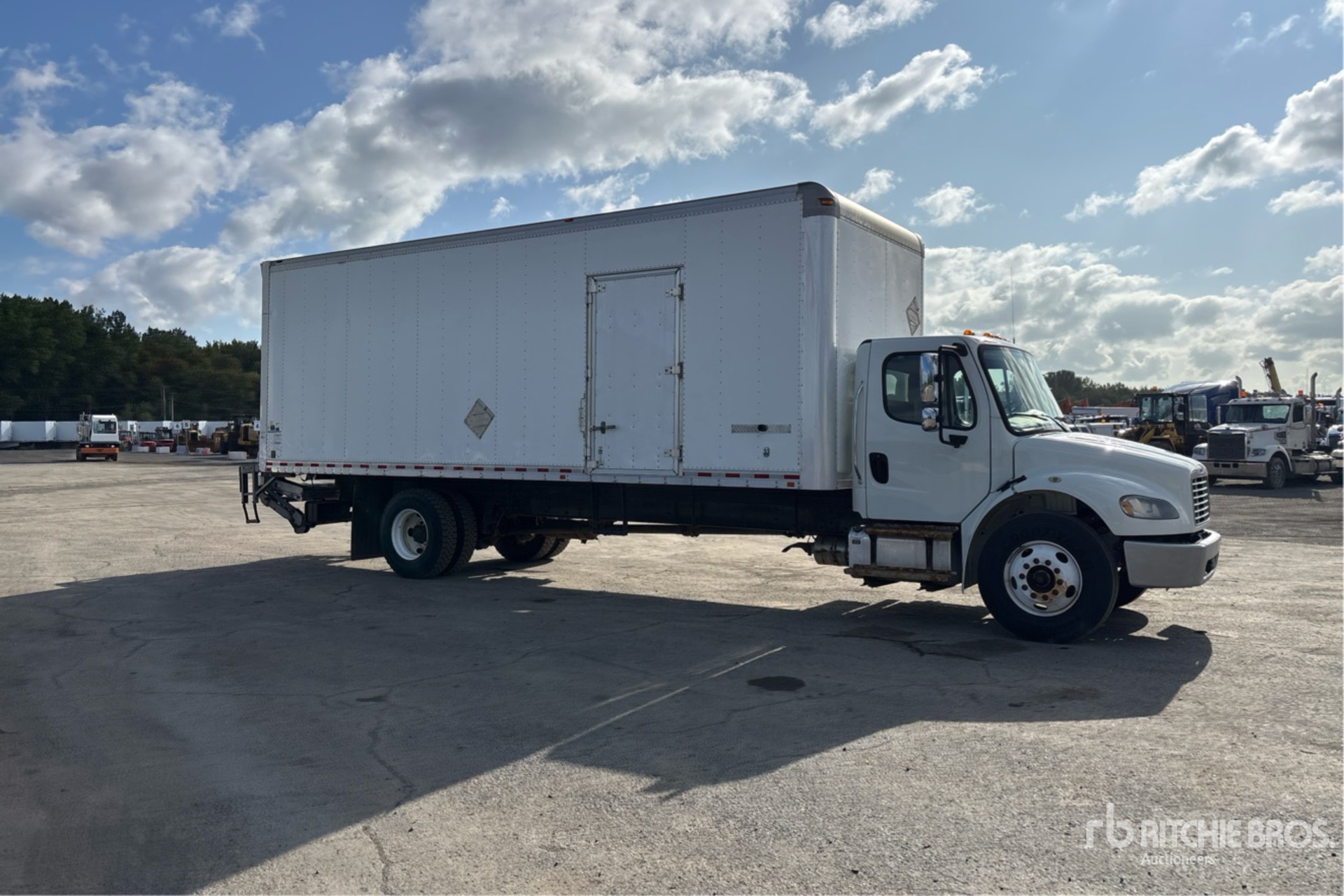 2019 Freightliner M2 106