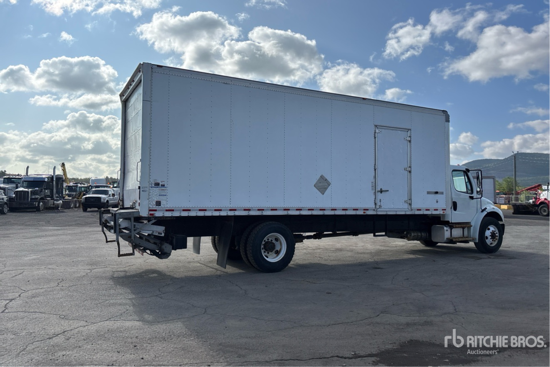 2019 Freightliner M2 106