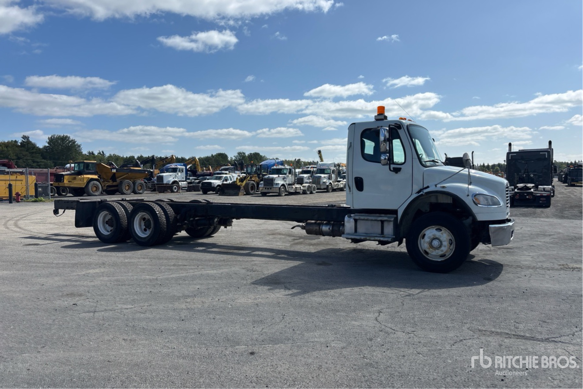 2019 Freightliner M2 106