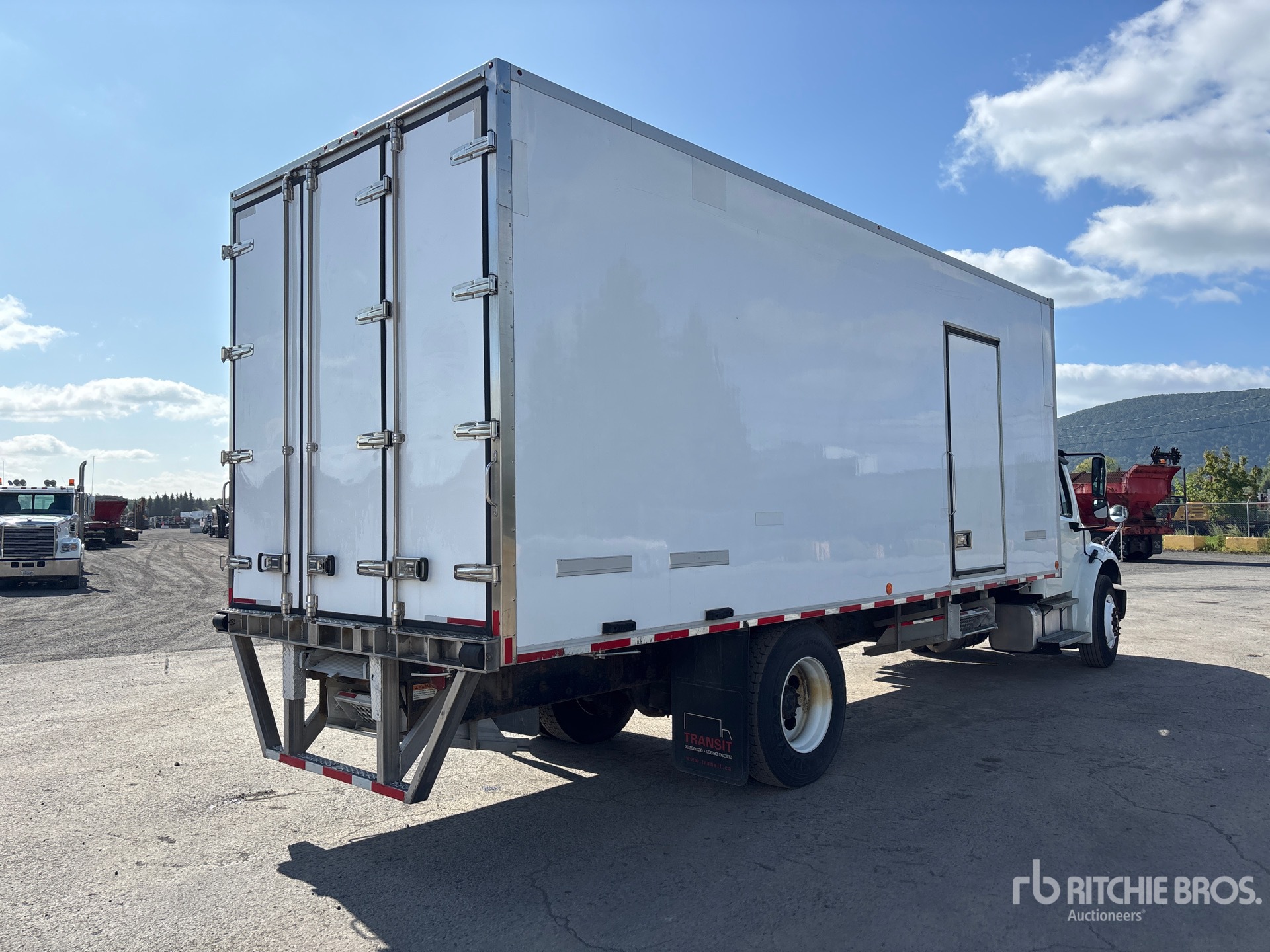 2018 Freightliner M2 106
