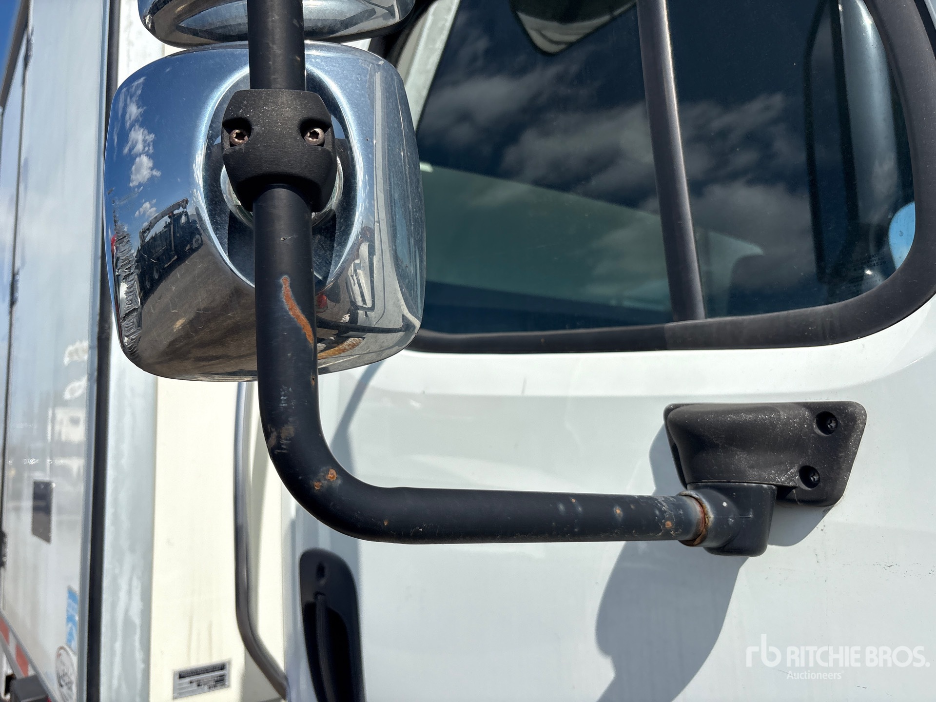 2018 Freightliner M2 106