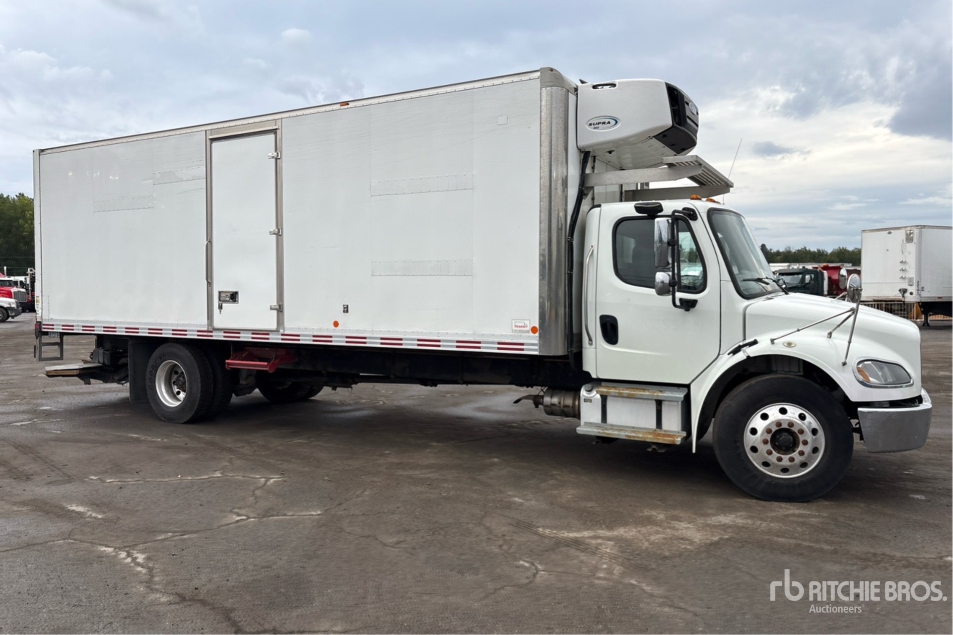 2020 Freightliner M2 106