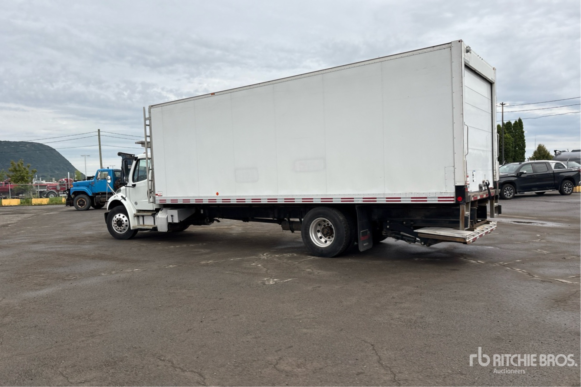 2020 Freightliner M2 106
