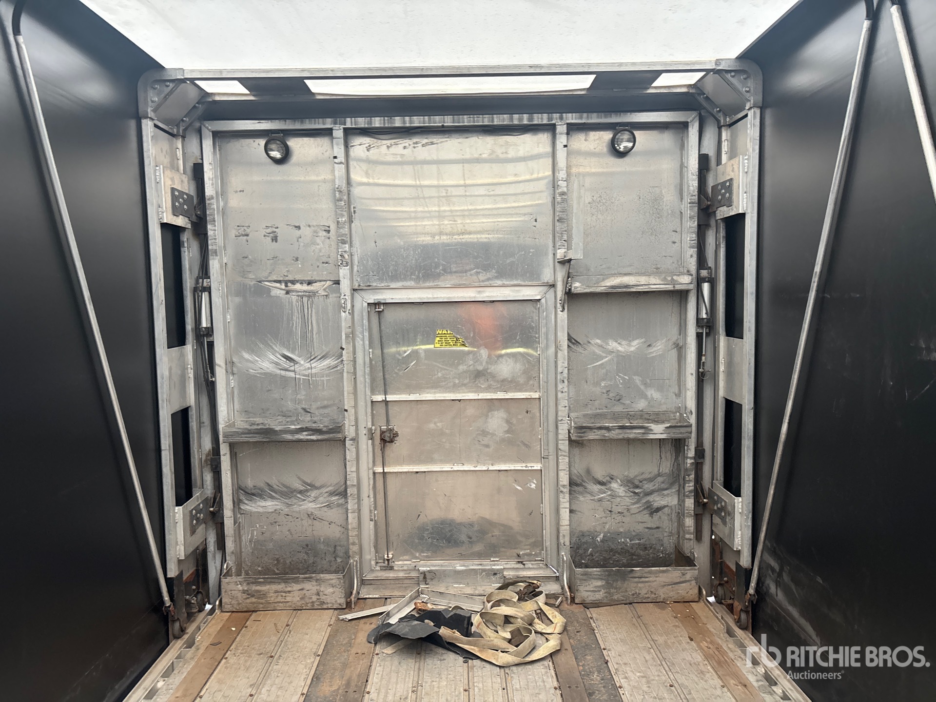 2016 Transcraft 48 ft T/A