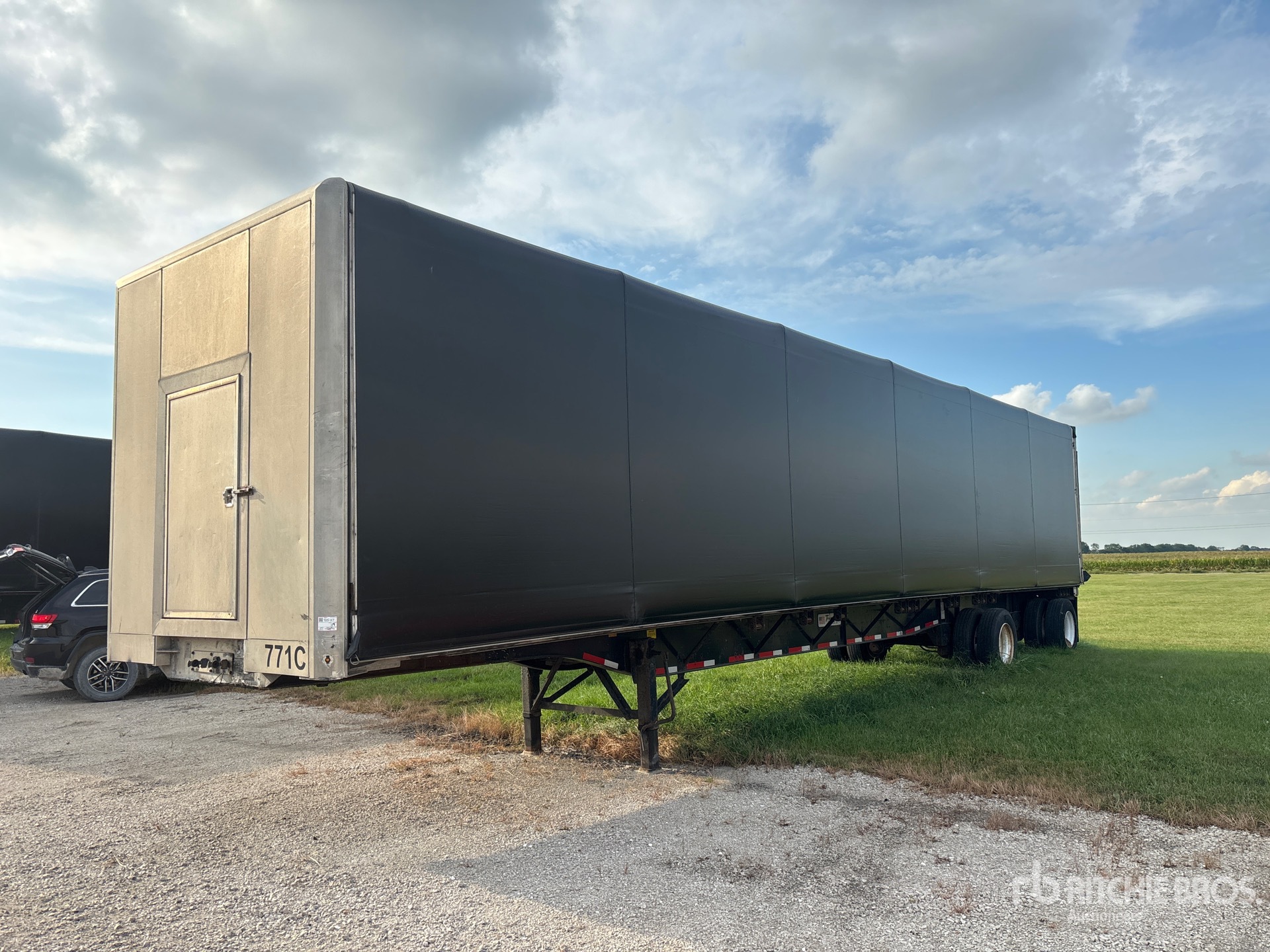 2016 Transcraft 48 ft T/A