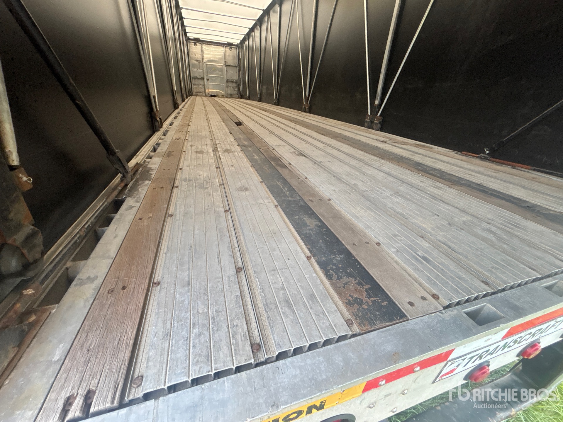 2016 Transcraft 48 ft T/A