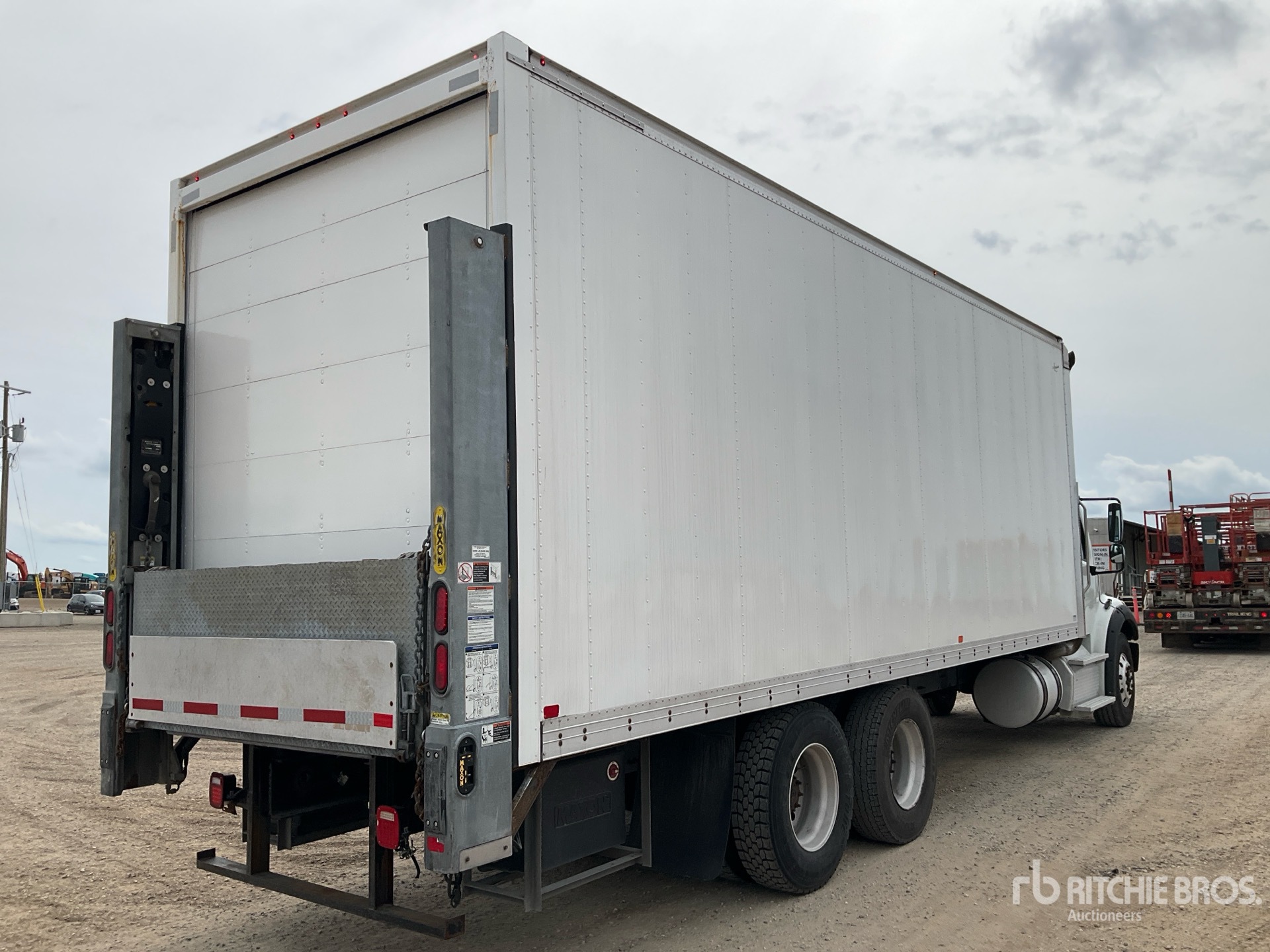 2019 Freightliner M2 106