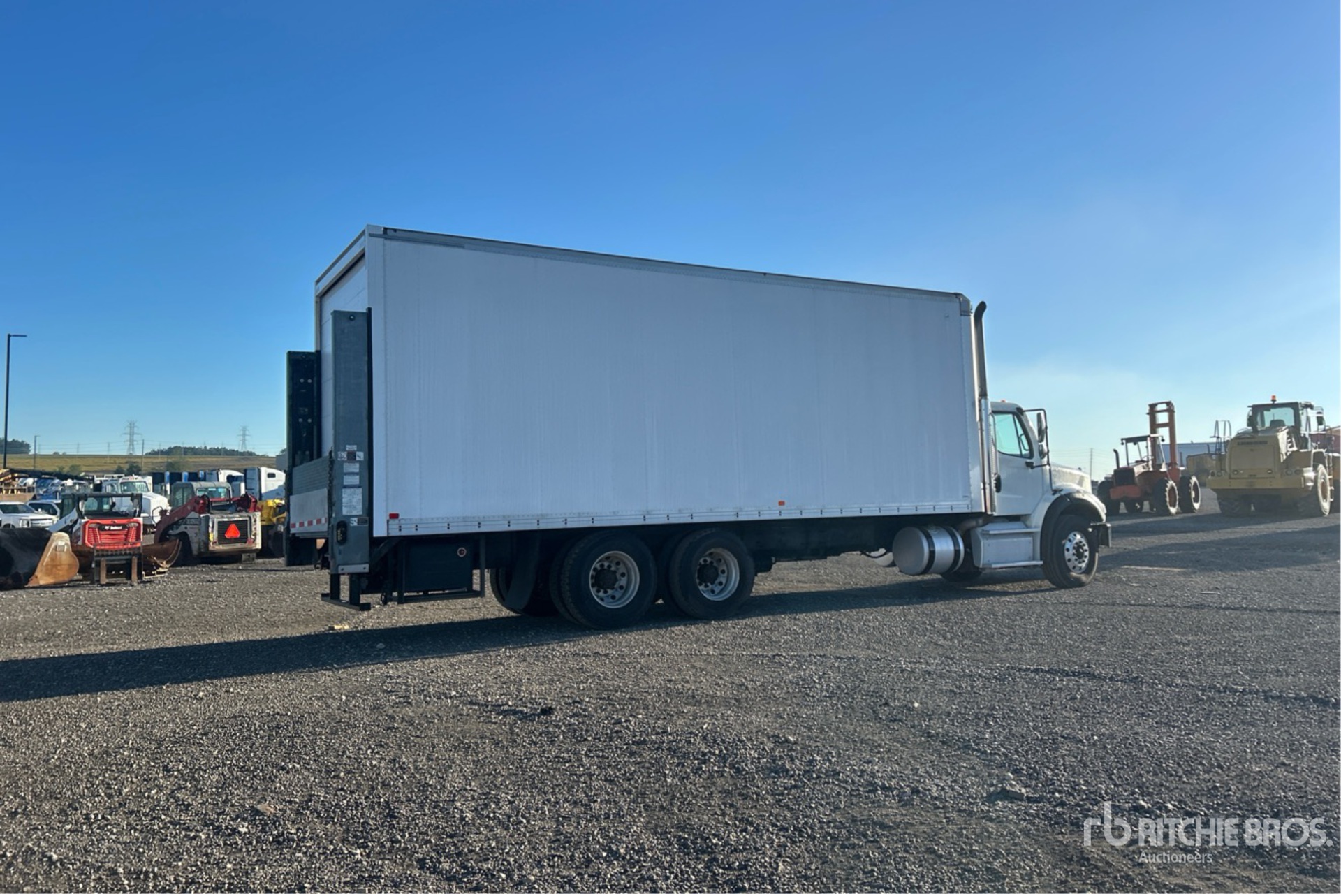 2019 Freightliner M2 106