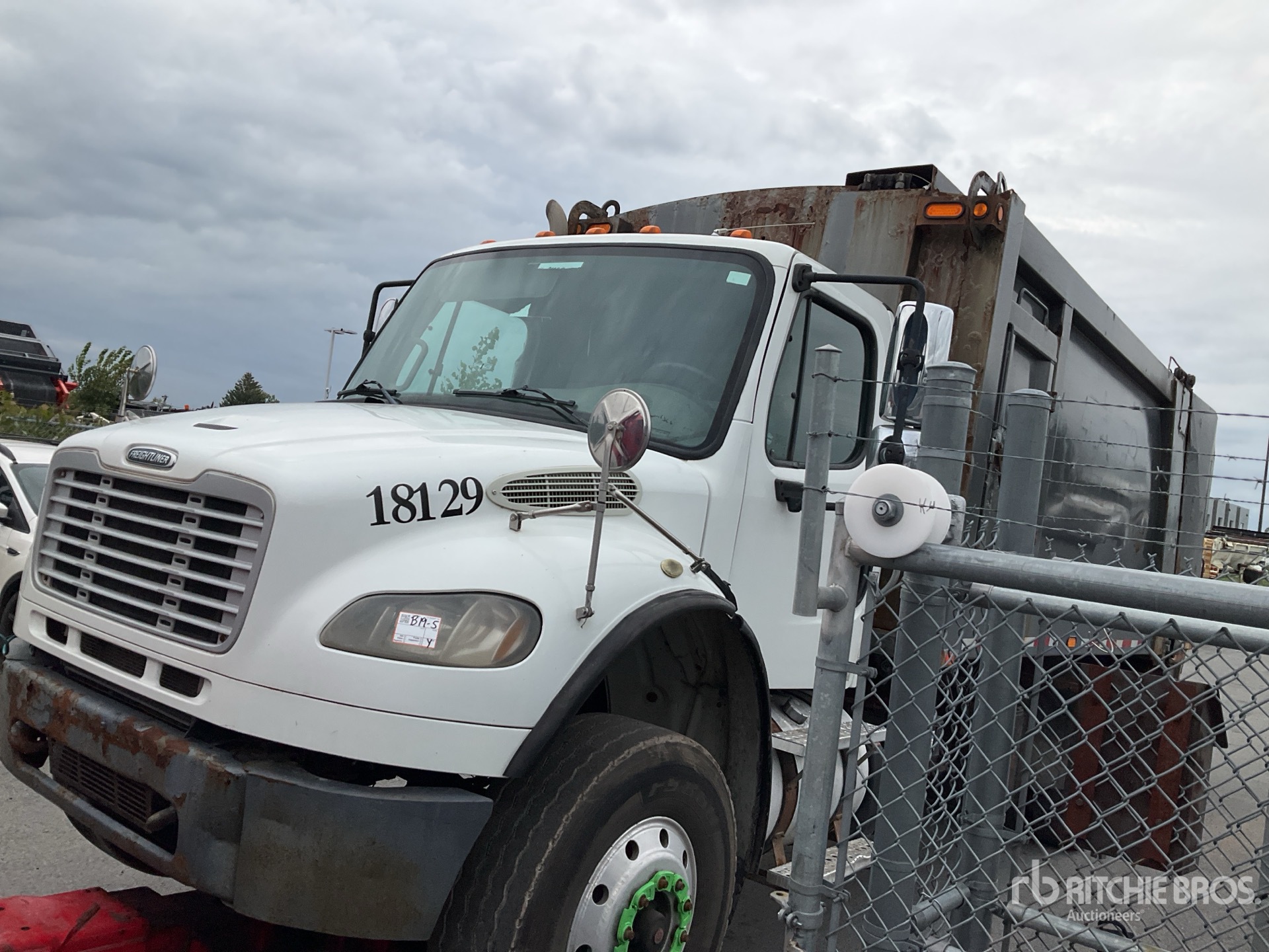 2013 Freightliner M2 106