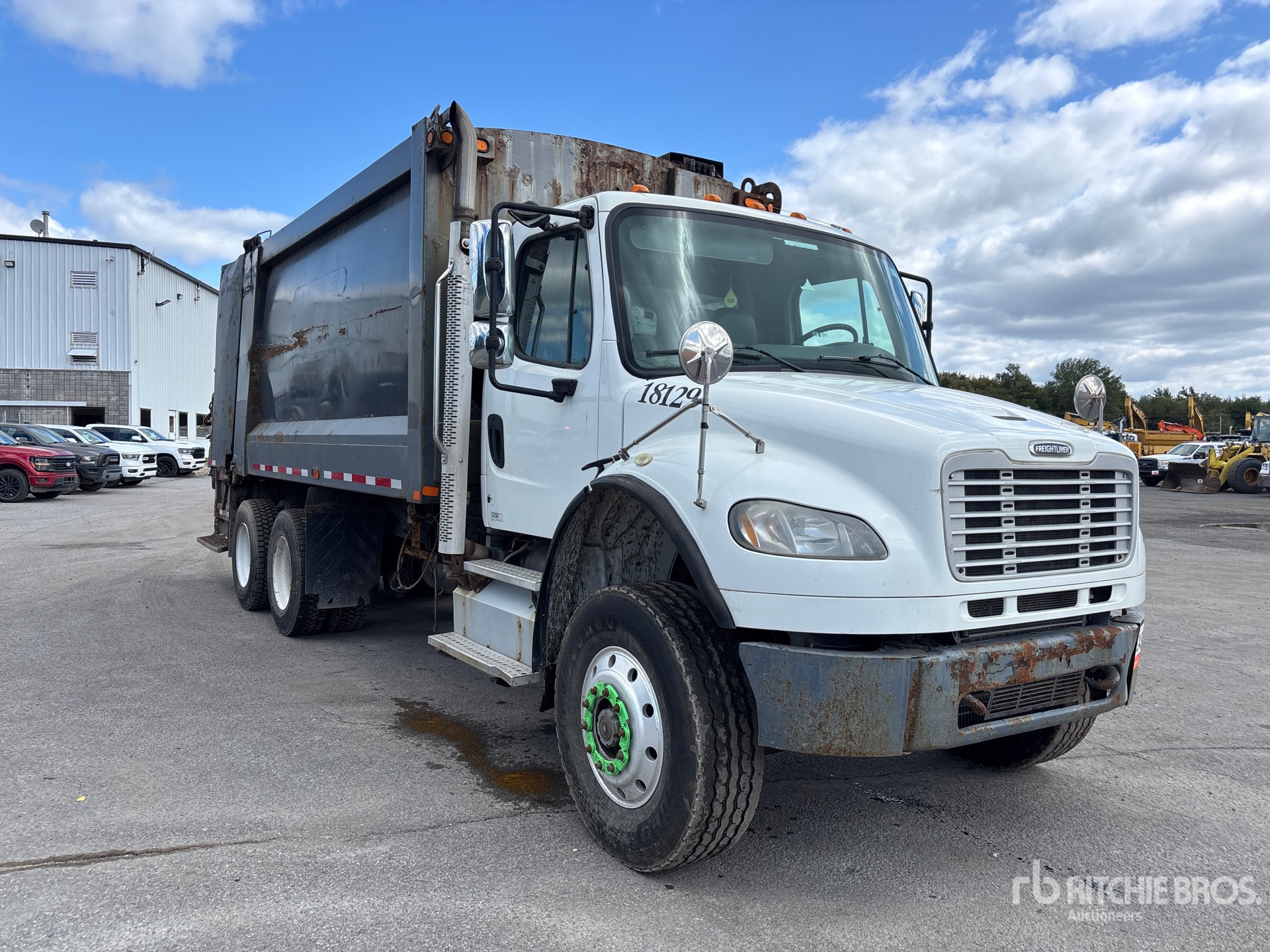 2013 Freightliner M2 106